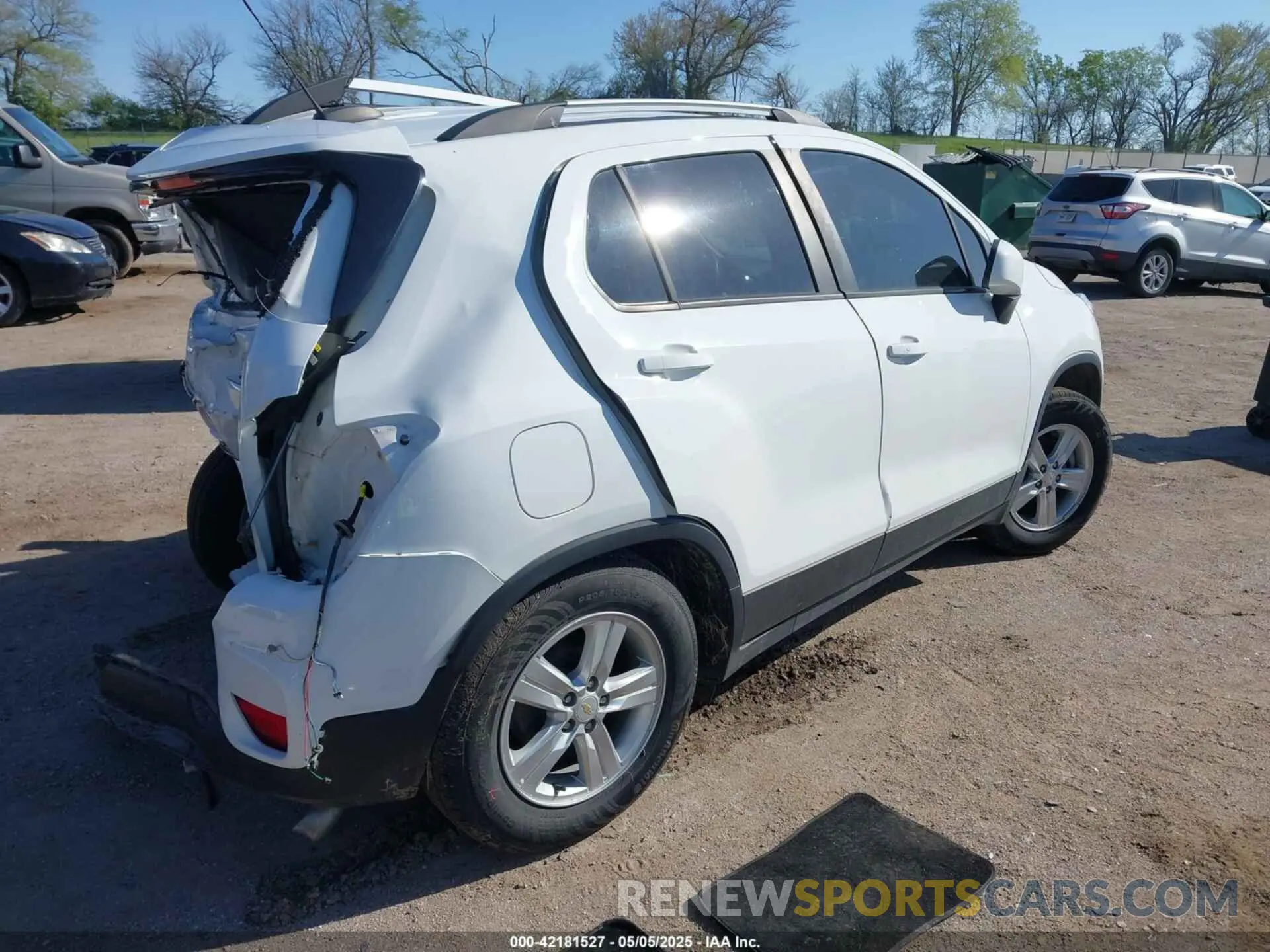 4 Фотография поврежденного автомобиля KL7CJLSB0MB339794 CHEVROLET TRAX 2021
