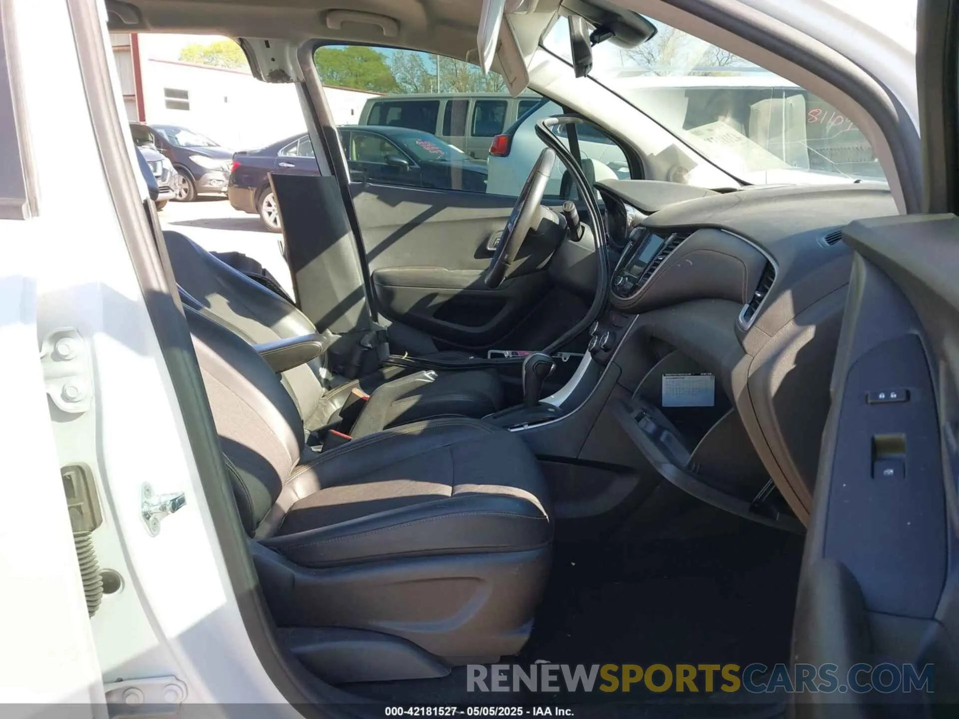 5 Фотография поврежденного автомобиля KL7CJLSB0MB339794 CHEVROLET TRAX 2021