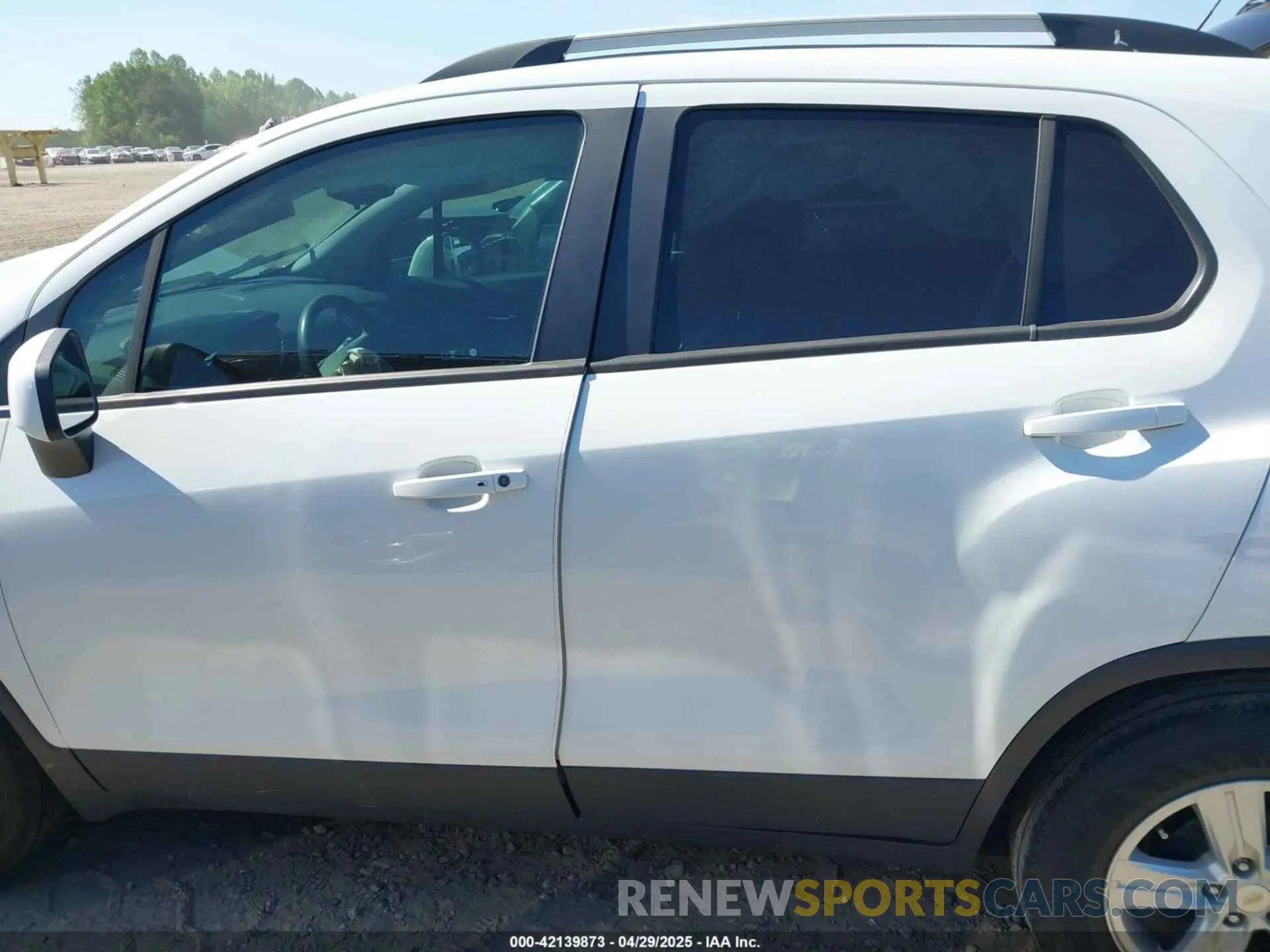 13 Фотография поврежденного автомобиля KL7CJLSB1MB312023 CHEVROLET TRAX 2021
