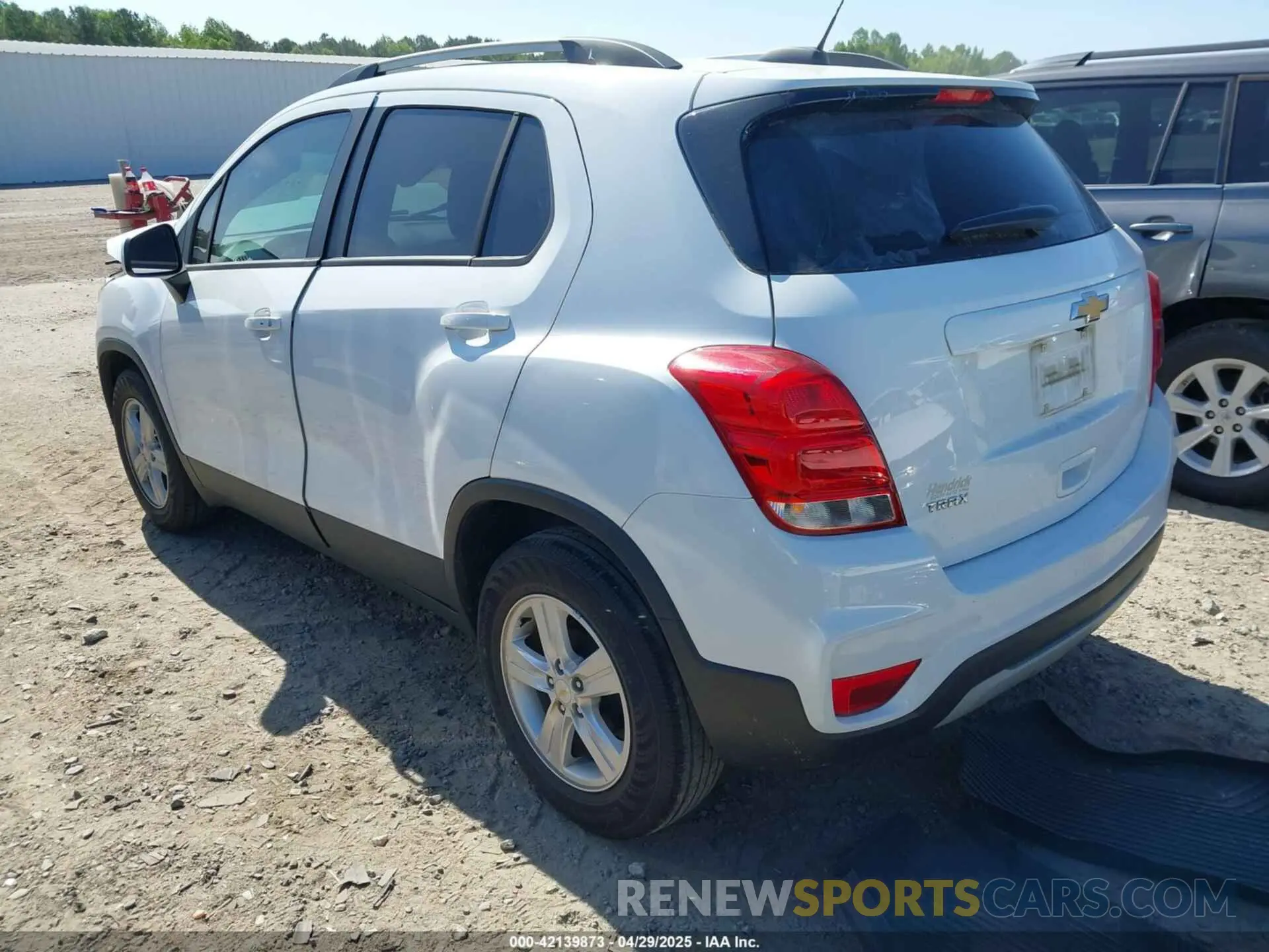 3 Фотография поврежденного автомобиля KL7CJLSB1MB312023 CHEVROLET TRAX 2021