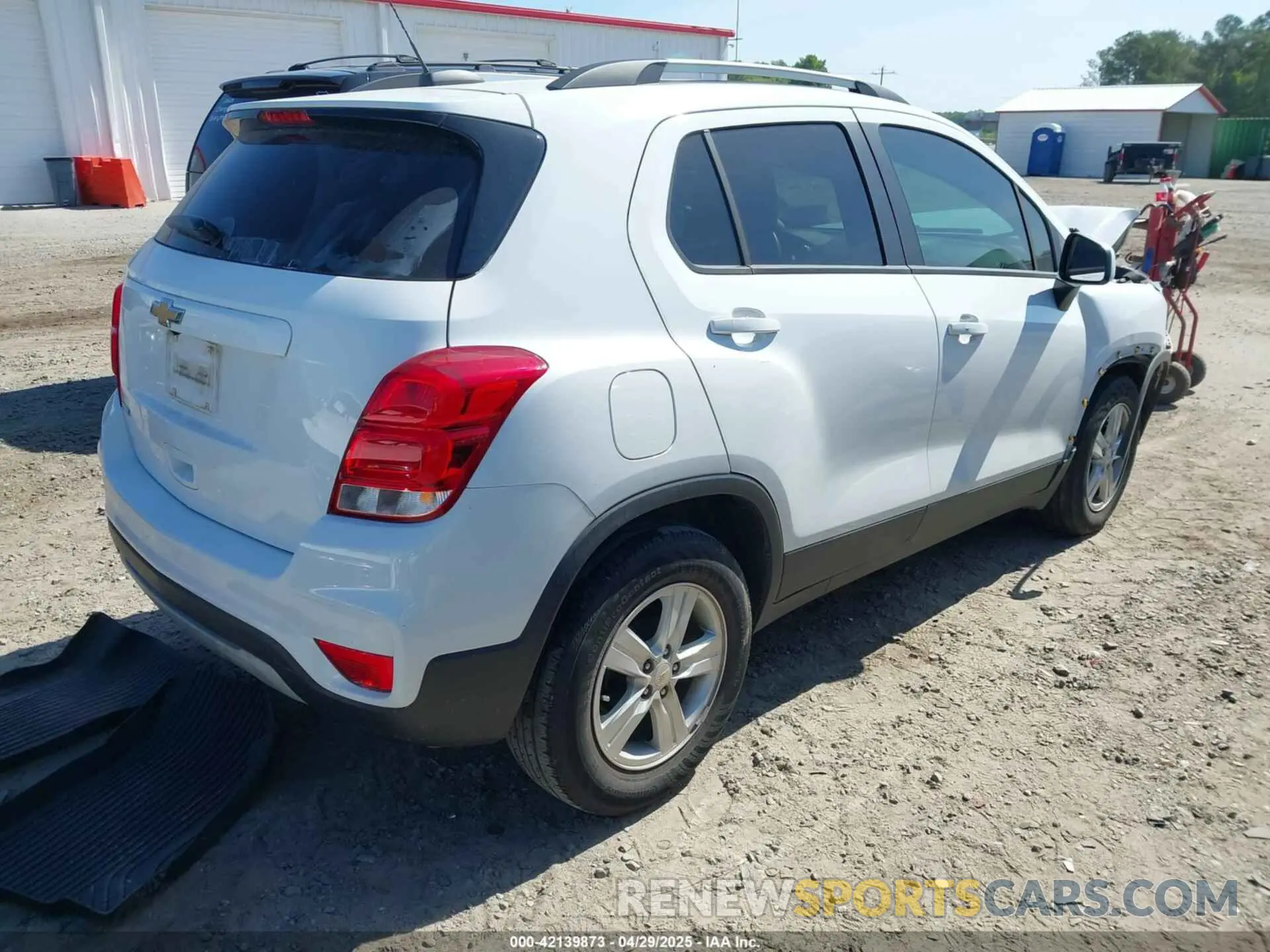 4 Фотография поврежденного автомобиля KL7CJLSB1MB312023 CHEVROLET TRAX 2021