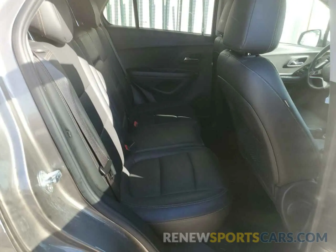 10 Фотография поврежденного автомобиля KL7CJLSB3MB331446 CHEVROLET TRAX 2021
