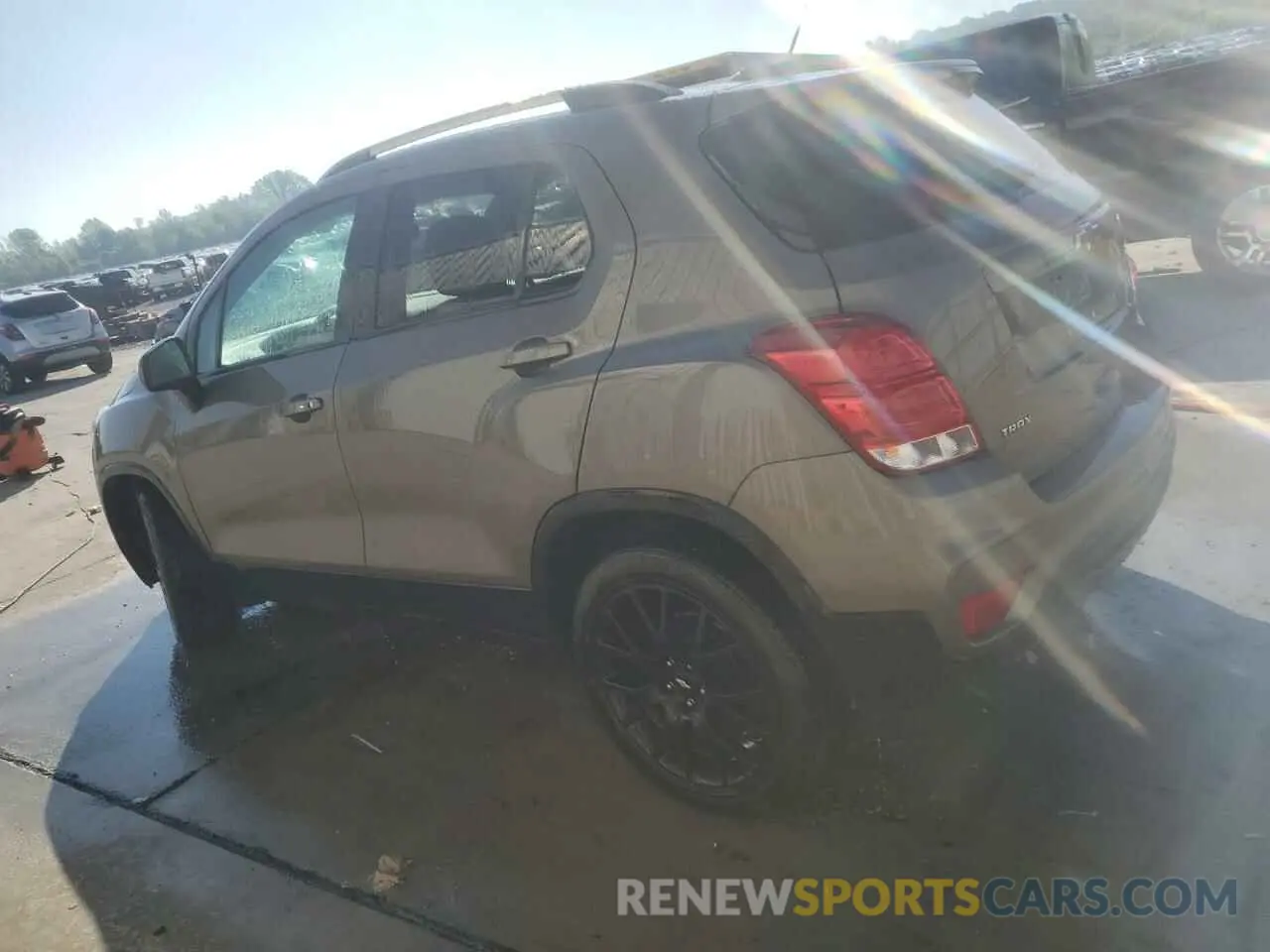 2 Фотография поврежденного автомобиля KL7CJLSB3MB331446 CHEVROLET TRAX 2021
