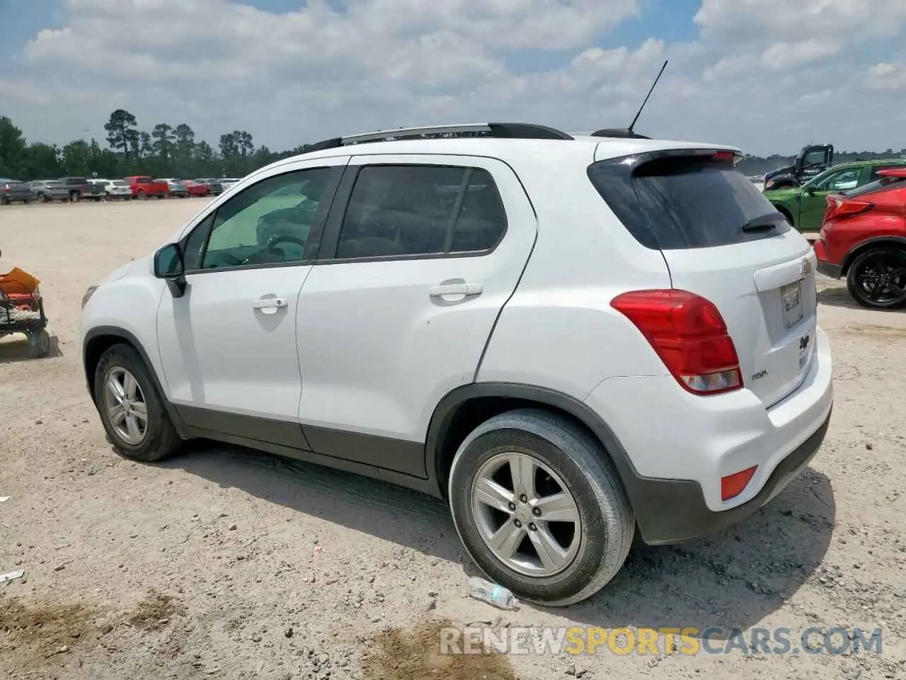 2 Photograph of a damaged car KL7CJLSB4MB304109 CHEVROLET TRAX 2021