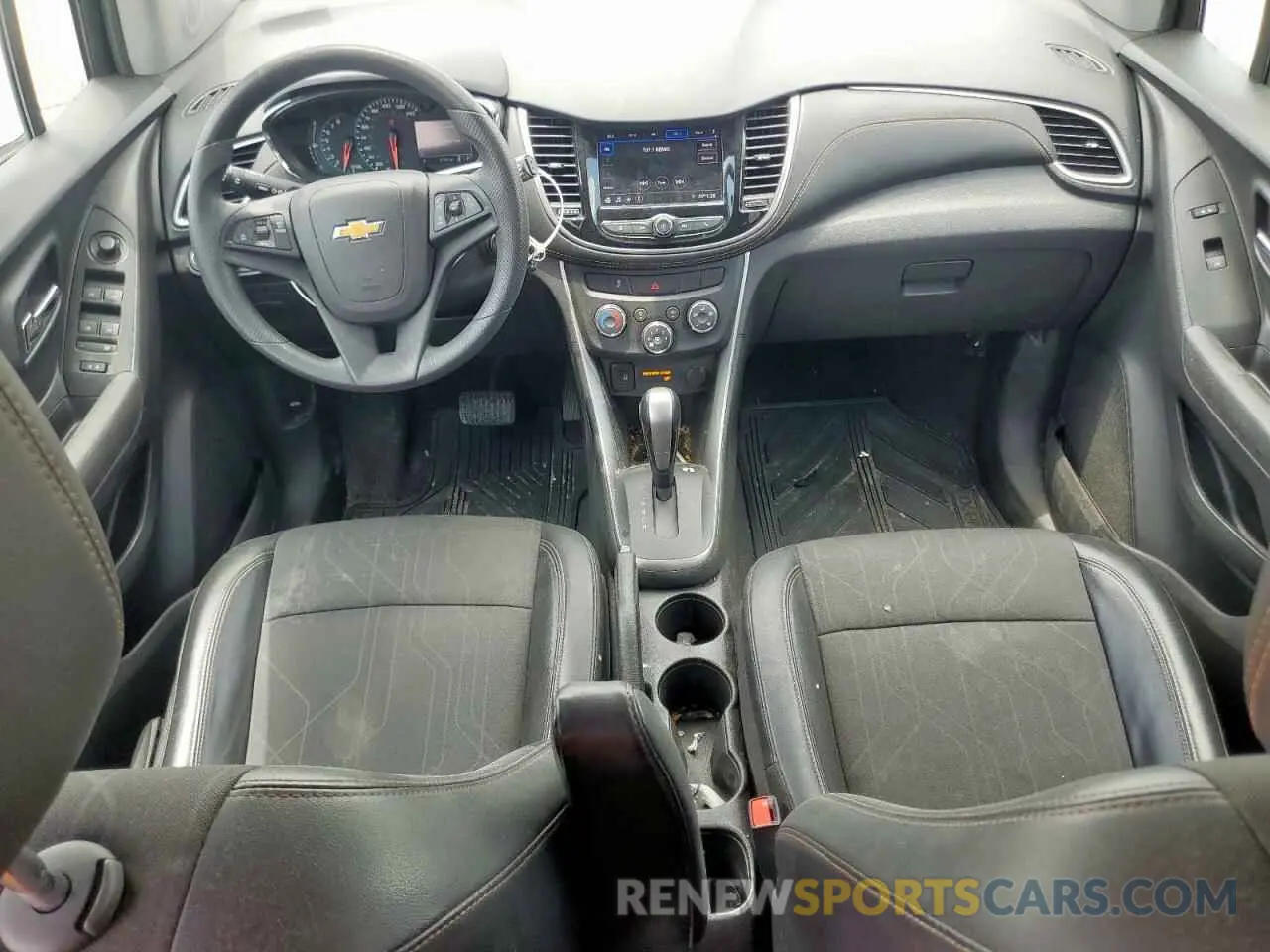 8 Photograph of a damaged car KL7CJLSB4MB304109 CHEVROLET TRAX 2021