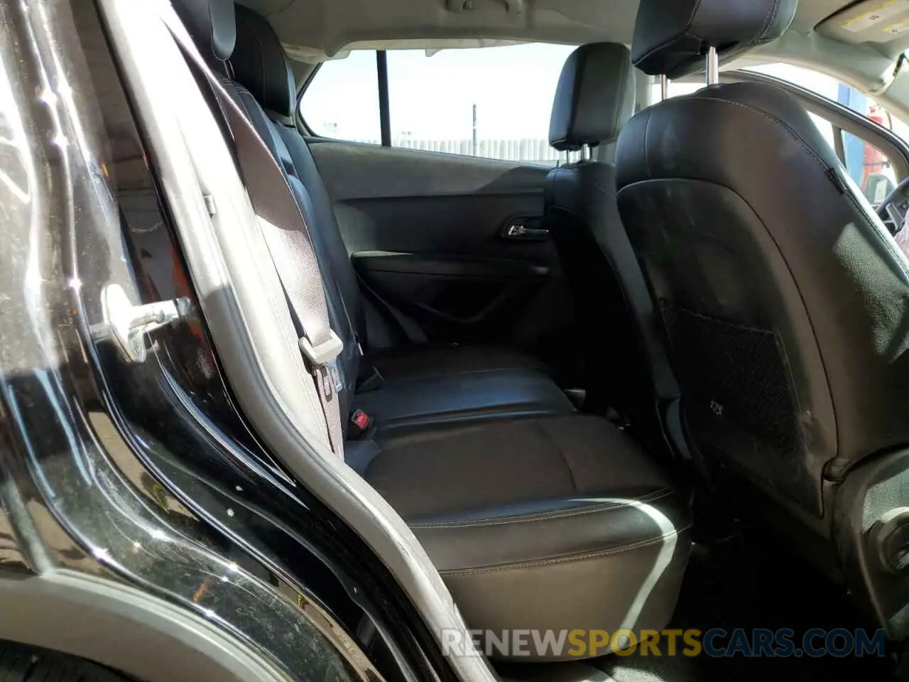 10 Фотография поврежденного автомобиля KL7CJLSB4MB337126 CHEVROLET TRAX 2021