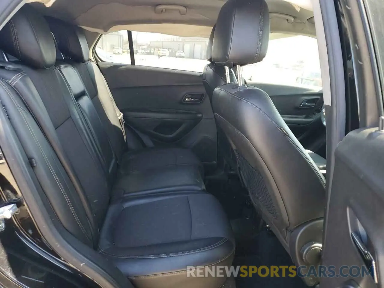 11 Фотография поврежденного автомобиля KL7CJLSB5MB318164 CHEVROLET TRAX 2021