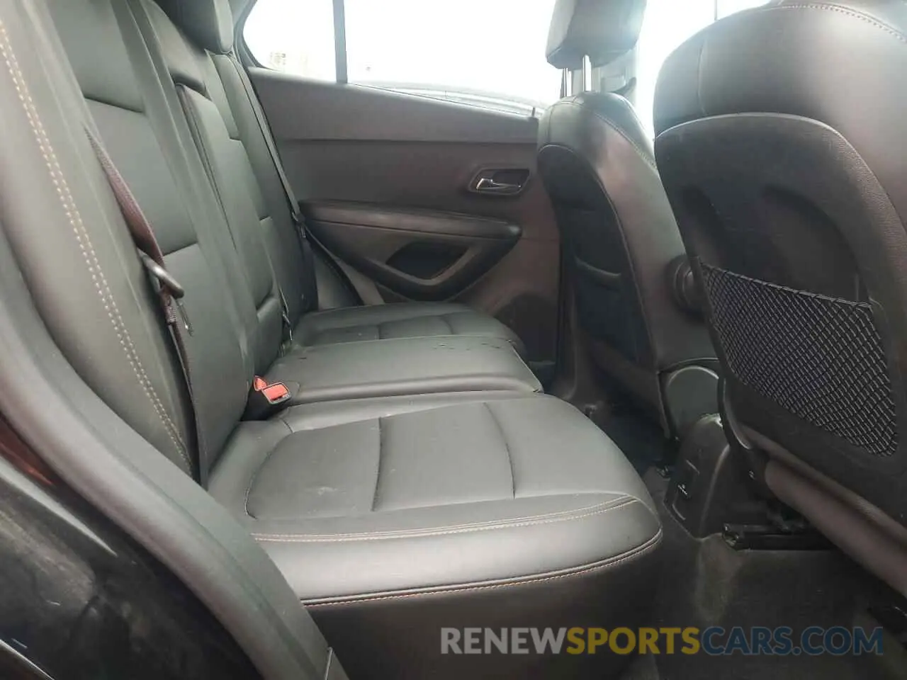 10 Photograph of a damaged car KL7CJLSB6MB313247 CHEVROLET TRAX 2021