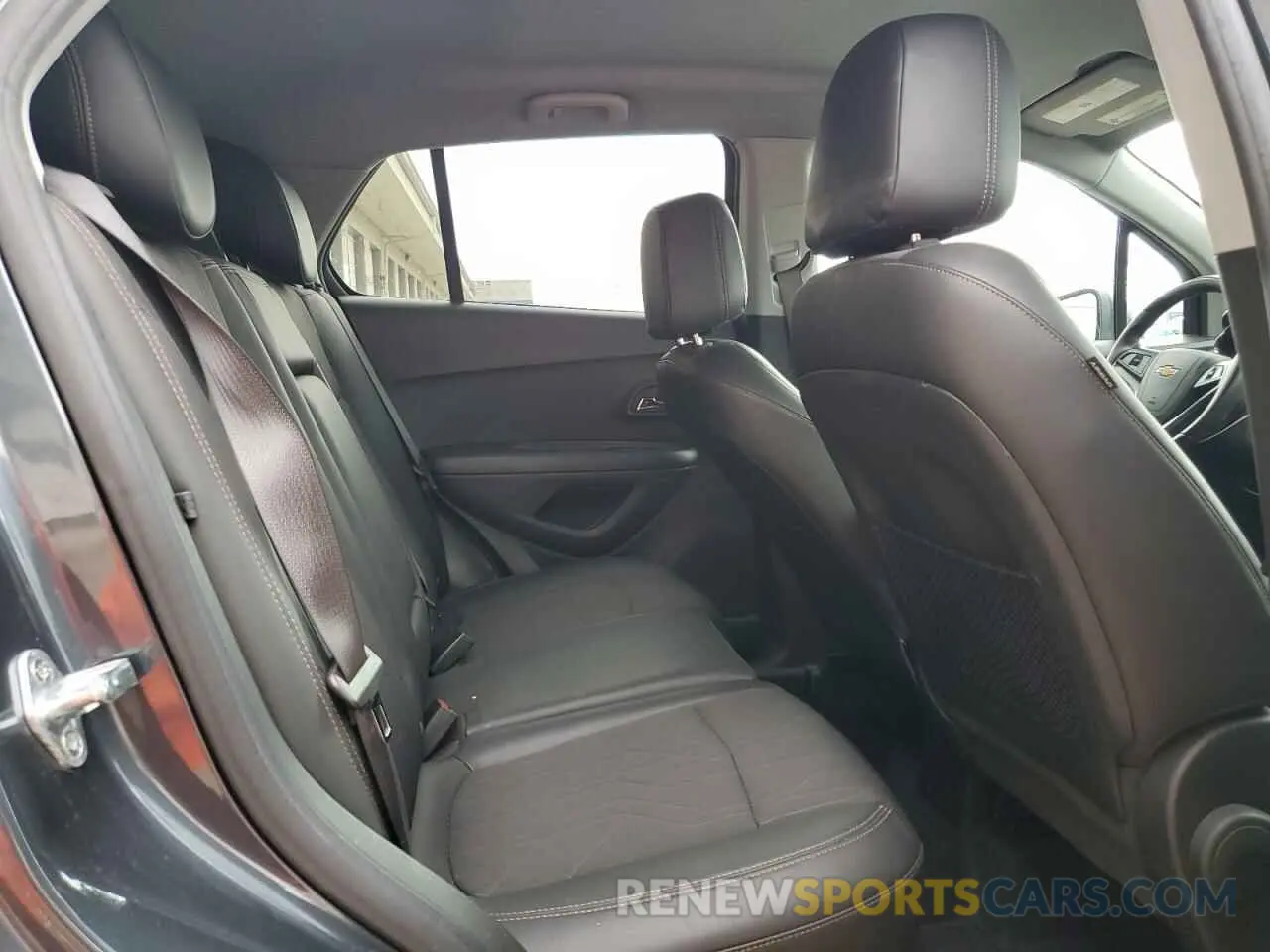 11 Фотография поврежденного автомобиля KL7CJLSB6MB327326 CHEVROLET TRAX 2021