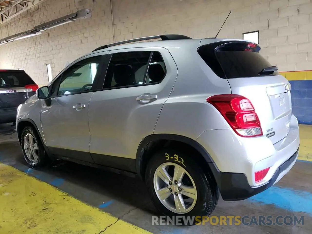 2 Photograph of a damaged car KL7CJLSB7MB305822 CHEVROLET TRAX 2021