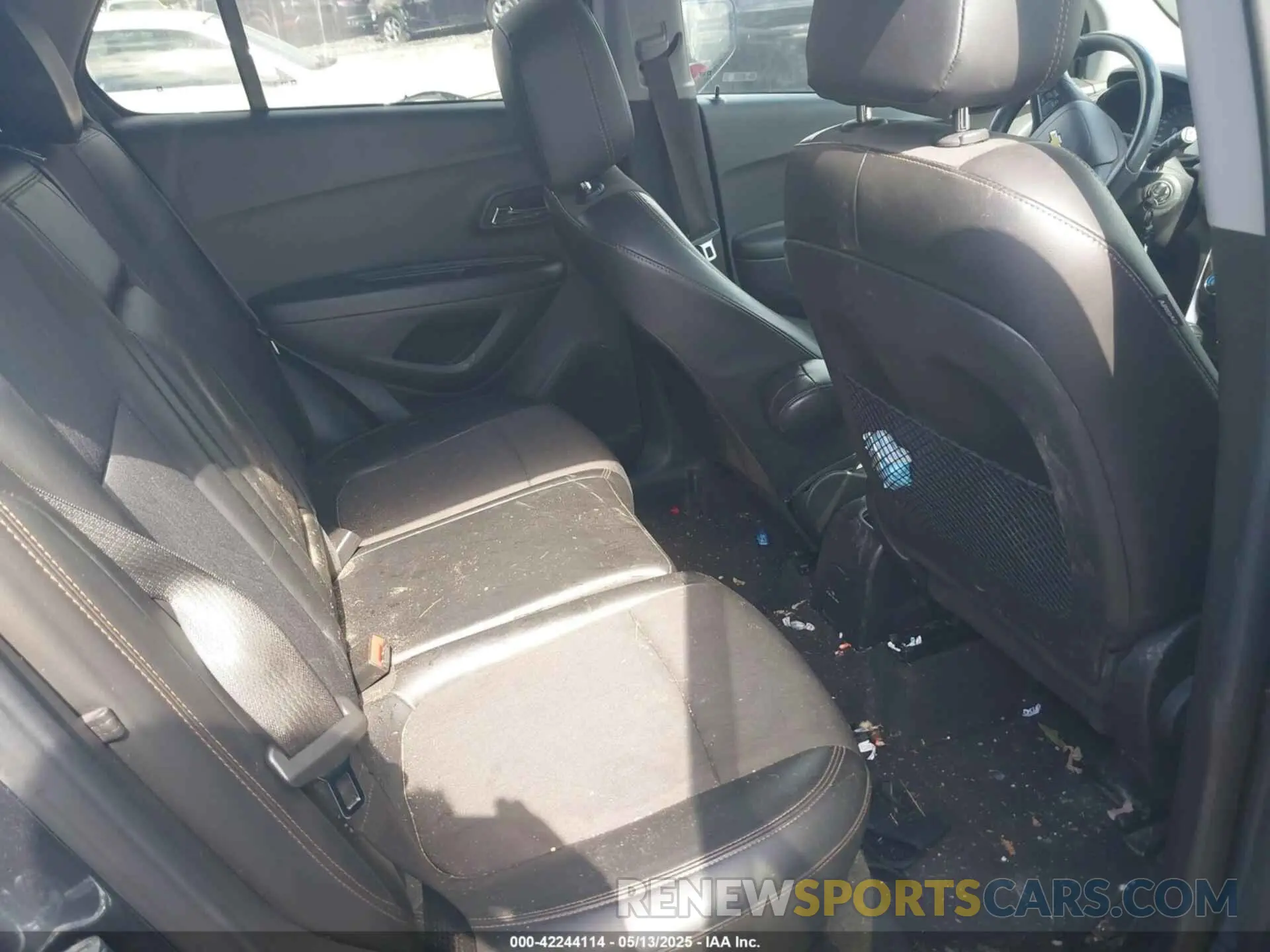 8 Photograph of a damaged car KL7CJLSB7MB325696 CHEVROLET TRAX 2021