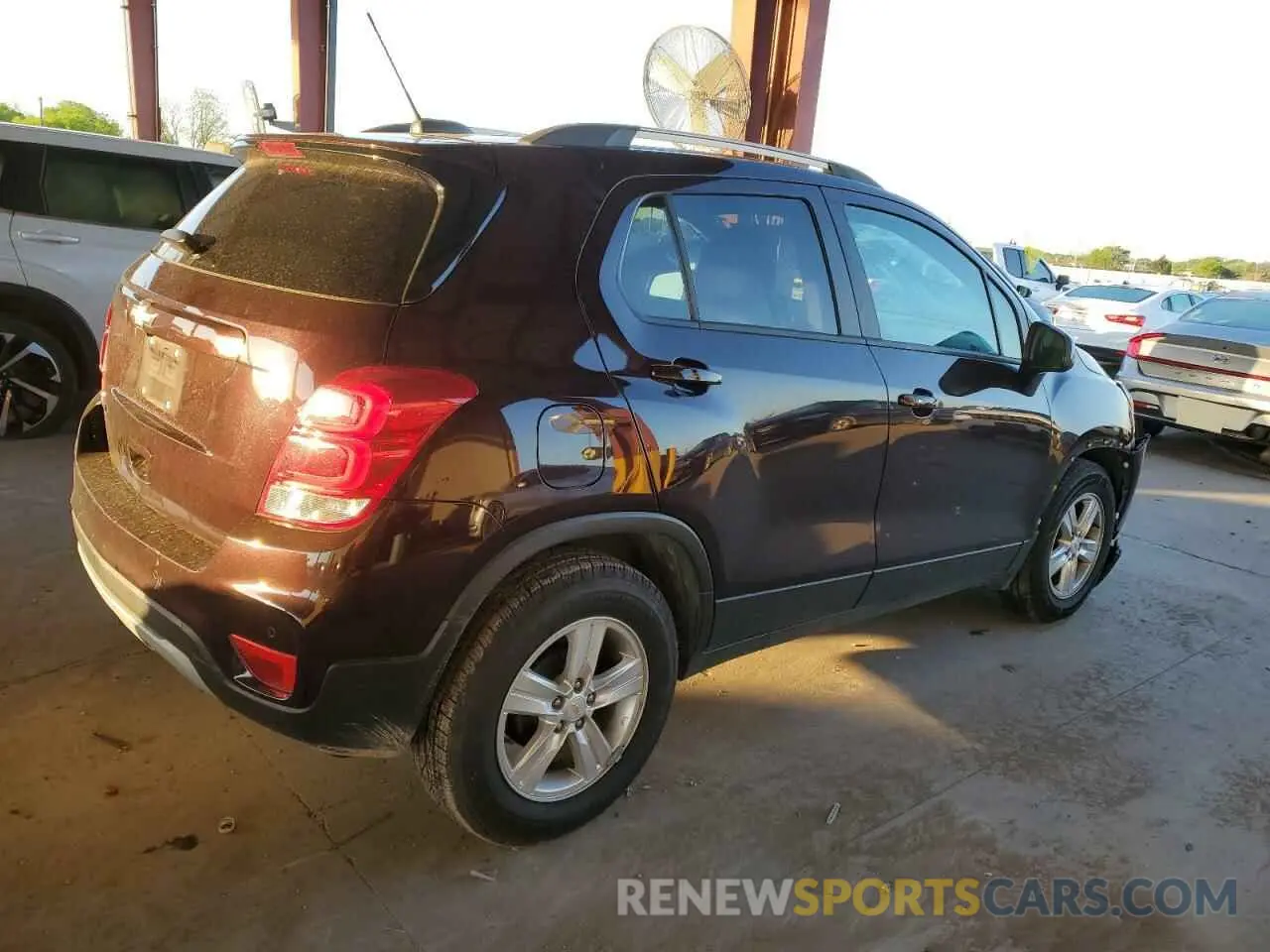 3 Фотография поврежденного автомобиля KL7CJLSB7MB332308 CHEVROLET TRAX 2021