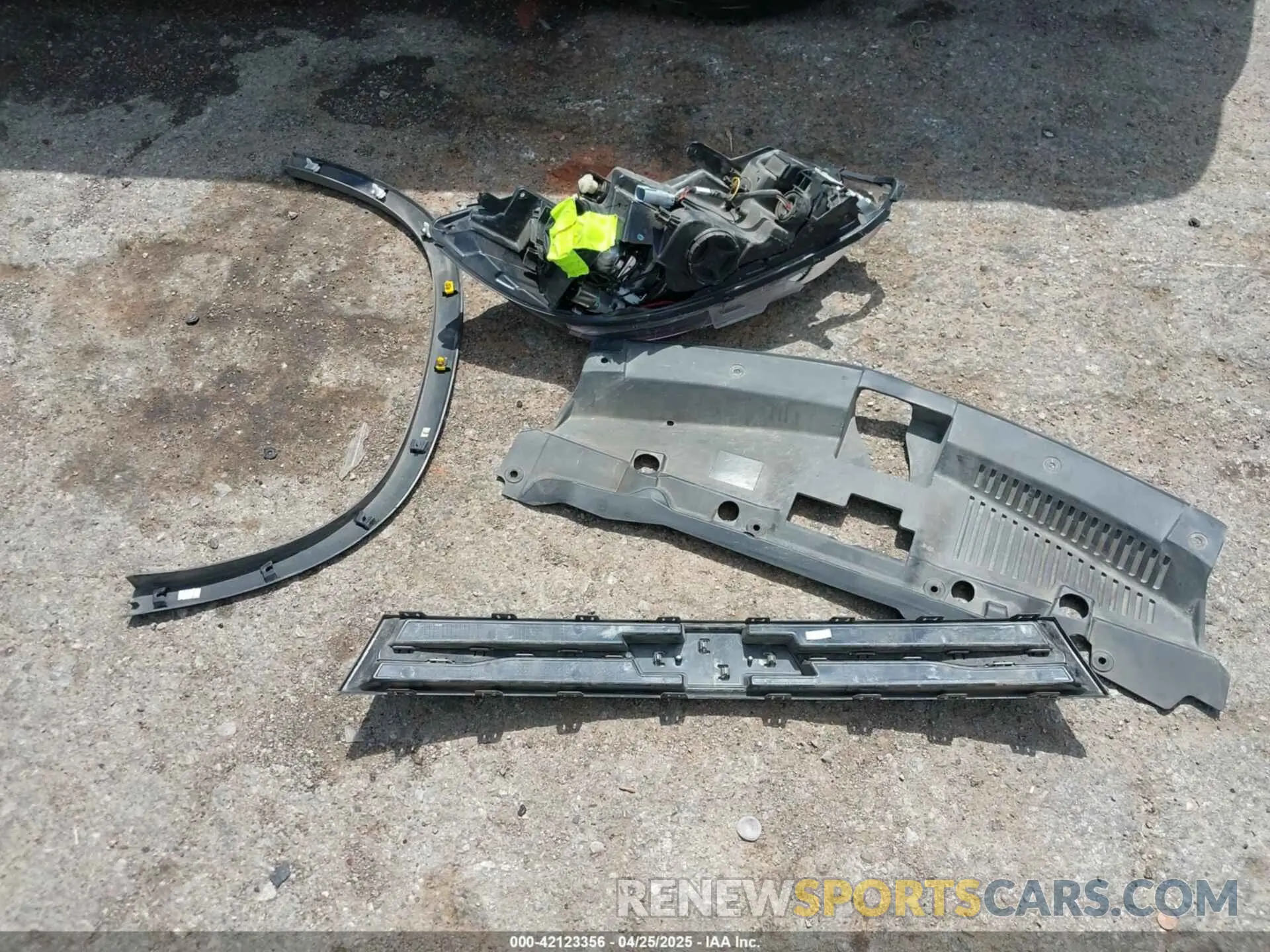 12 Photograph of a damaged car KL7CJLSB7MB360173 CHEVROLET TRAX 2021