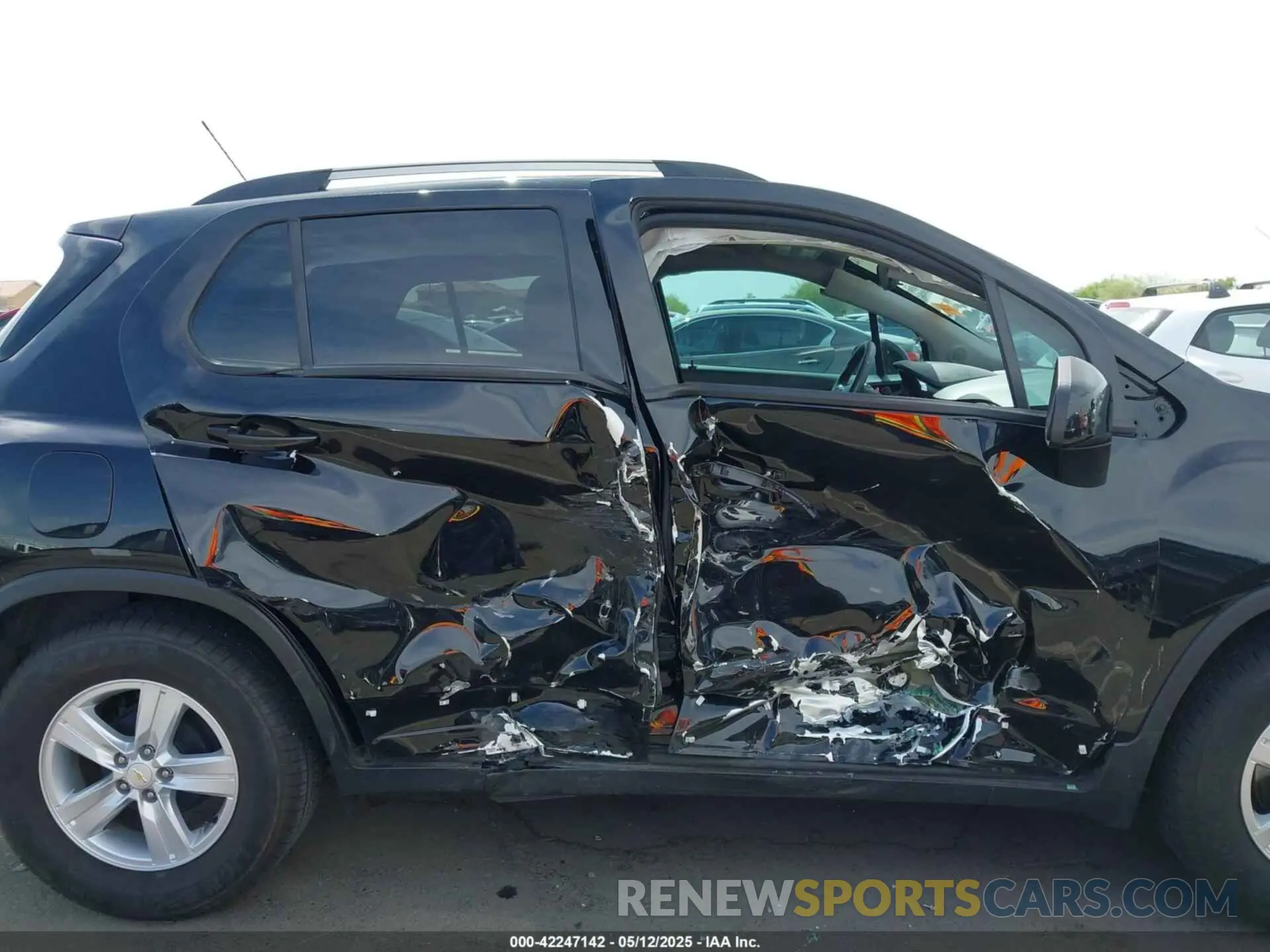 13 Фотография поврежденного автомобиля KL7CJLSB8MB342684 CHEVROLET TRAX 2021