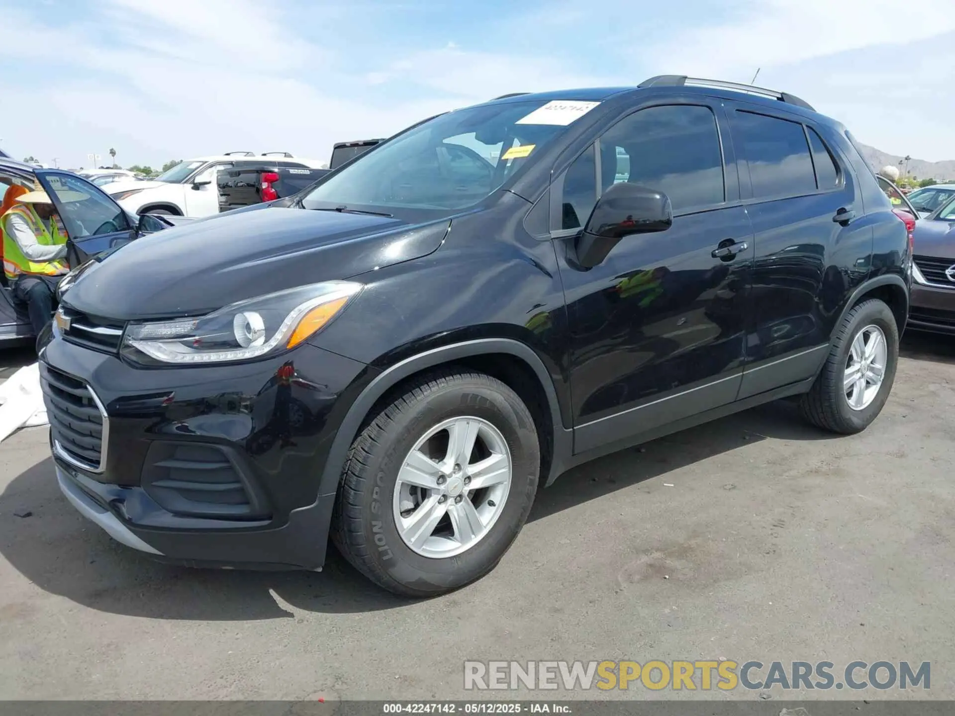 2 Фотография поврежденного автомобиля KL7CJLSB8MB342684 CHEVROLET TRAX 2021