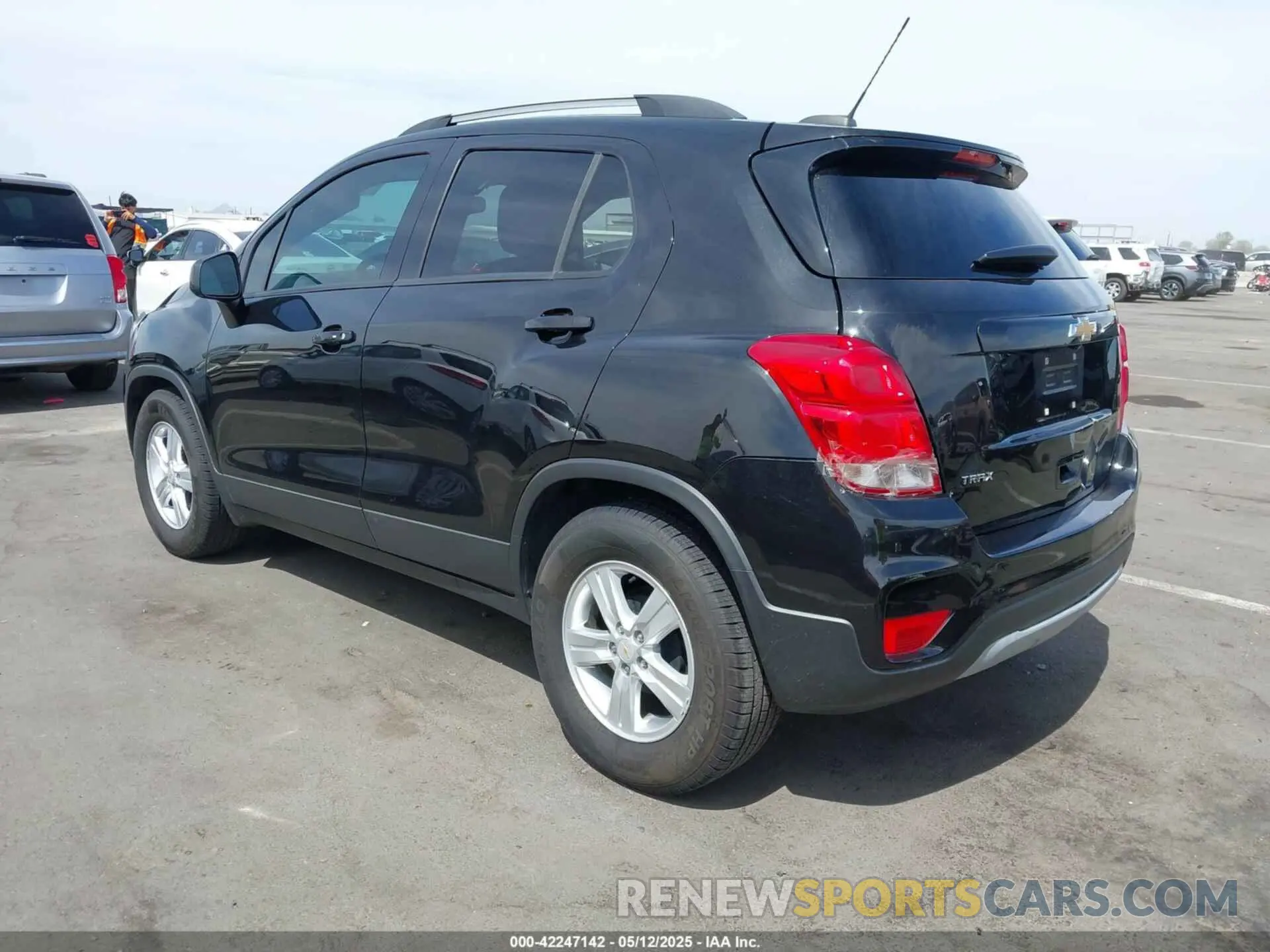 3 Фотография поврежденного автомобиля KL7CJLSB8MB342684 CHEVROLET TRAX 2021