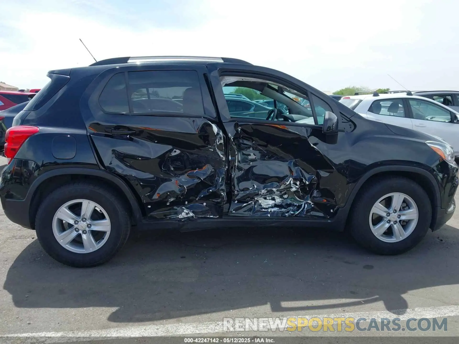 6 Фотография поврежденного автомобиля KL7CJLSB8MB342684 CHEVROLET TRAX 2021
