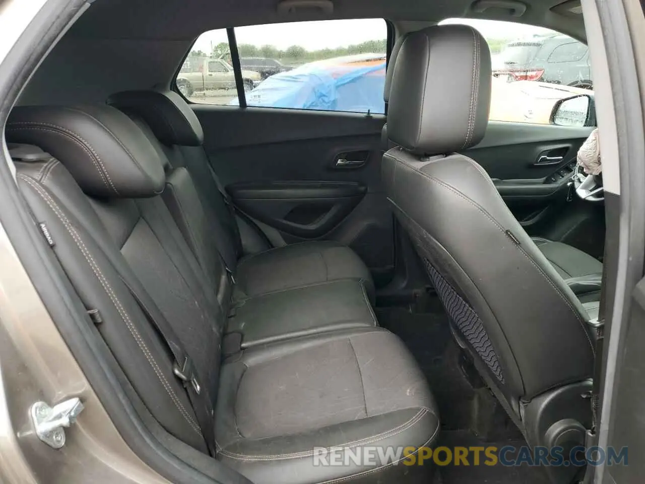 11 Photograph of a damaged car KL7CJLSM6MB372655 CHEVROLET TRAX 2021