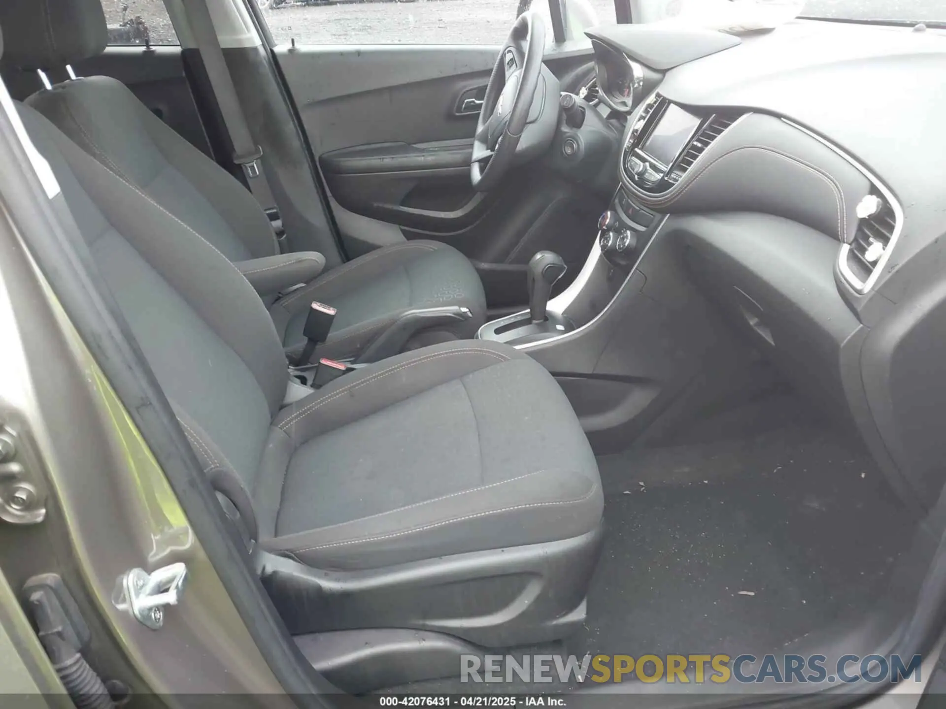 5 Фотография поврежденного автомобиля KL7CJNSB0MB324627 CHEVROLET TRAX 2021