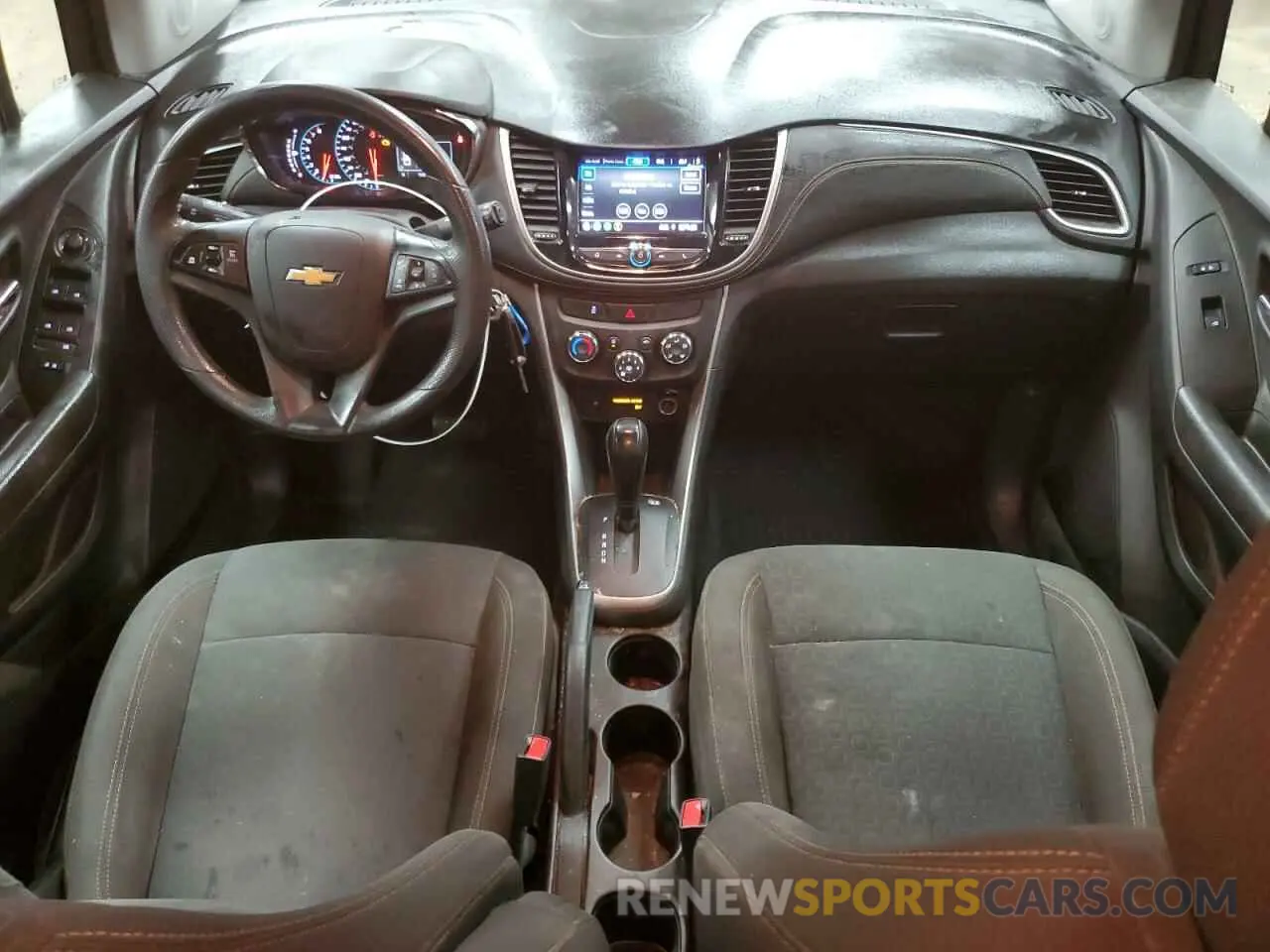 8 Photograph of a damaged car KL7CJNSB3MB320426 CHEVROLET TRAX 2021