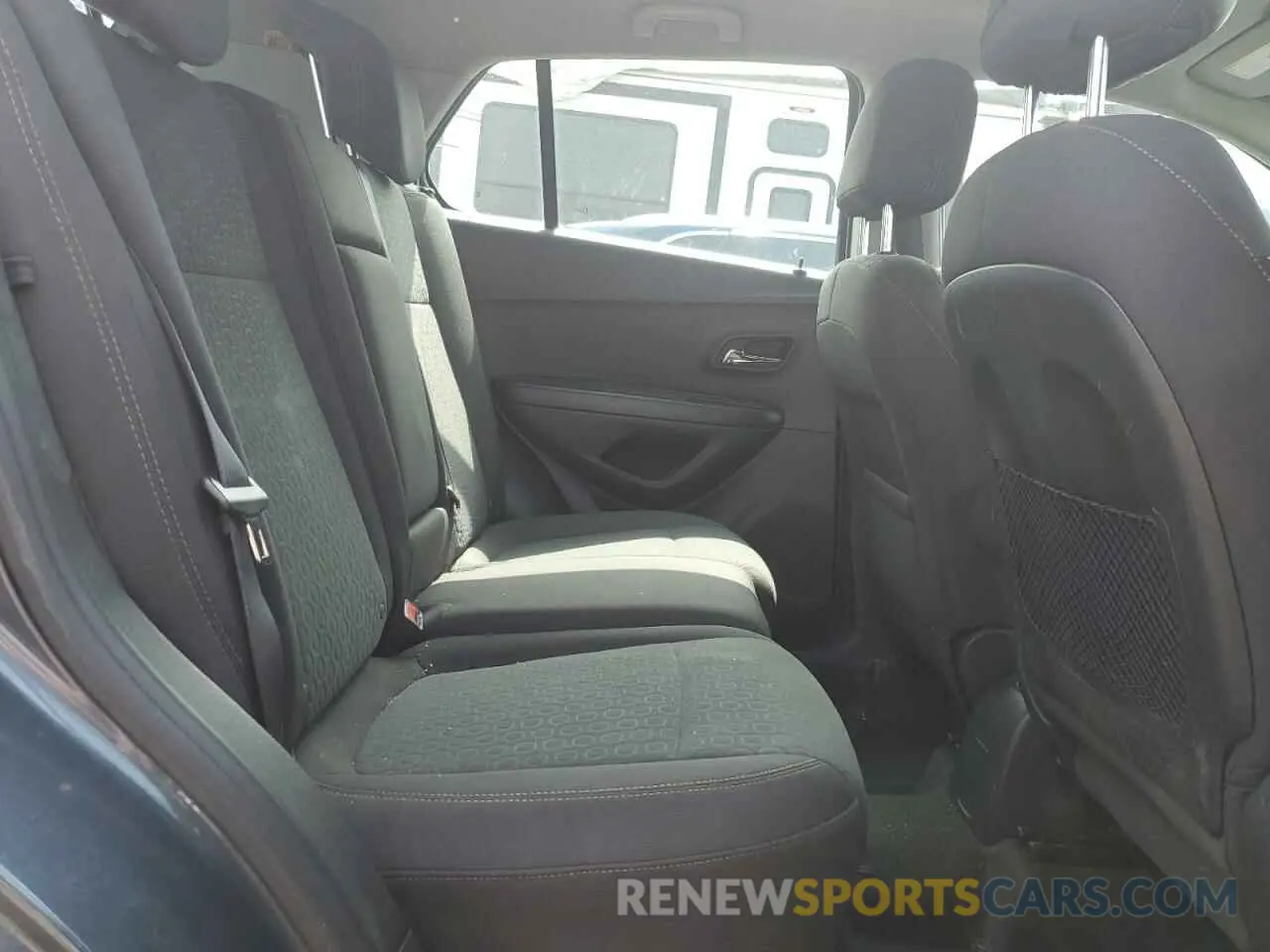 11 Photograph of a damaged car KL7CJNSM1MB376544 CHEVROLET TRAX 2021