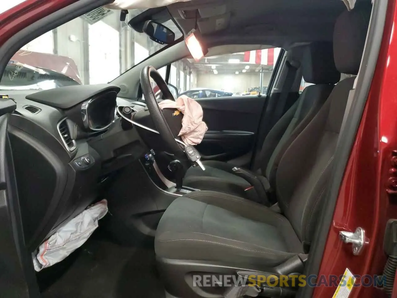 7 Photograph of a damaged car KL7CJNSM2MB371787 CHEVROLET TRAX 2021