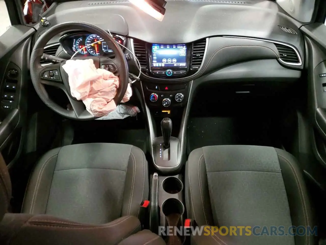 8 Photograph of a damaged car KL7CJNSM2MB371787 CHEVROLET TRAX 2021