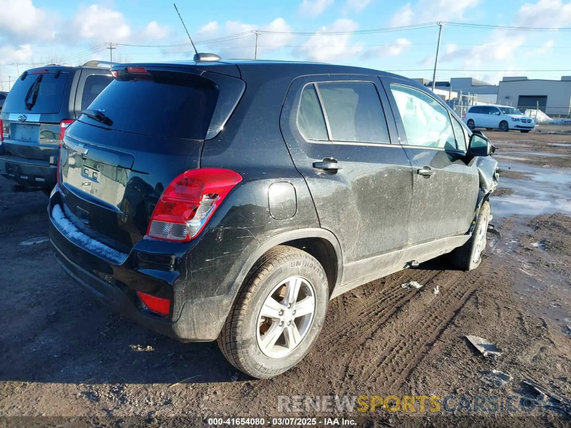 4 Photograph of a damaged car KL7CJNSM8MB368389 CHEVROLET TRAX 2021
