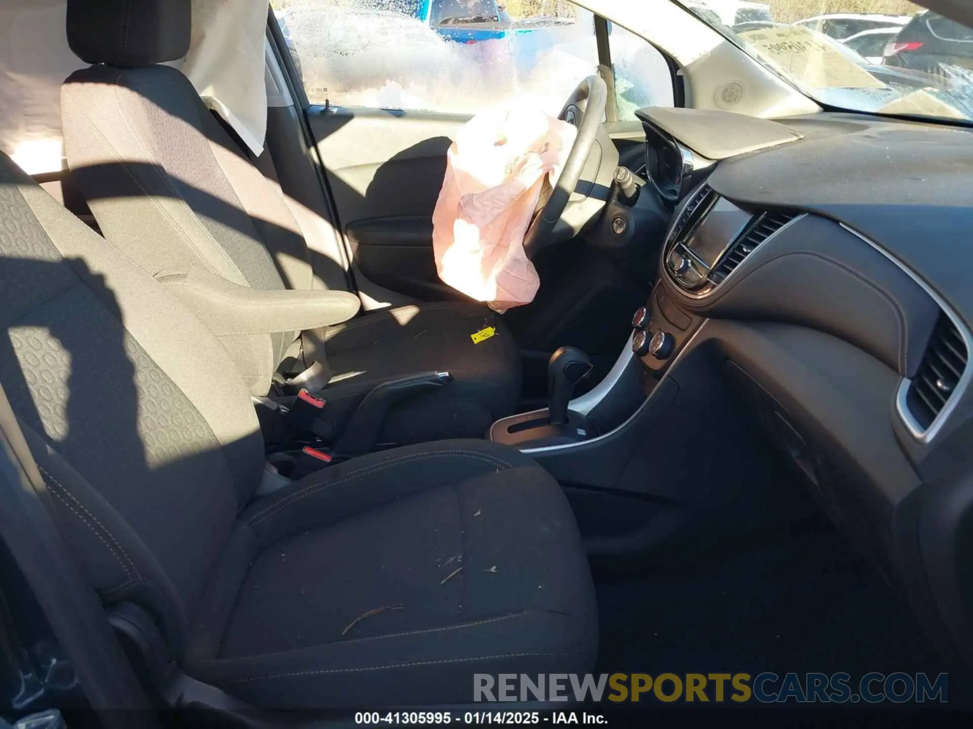 5 Photograph of a damaged car KL7CJNSM9MB373679 CHEVROLET TRAX 2021