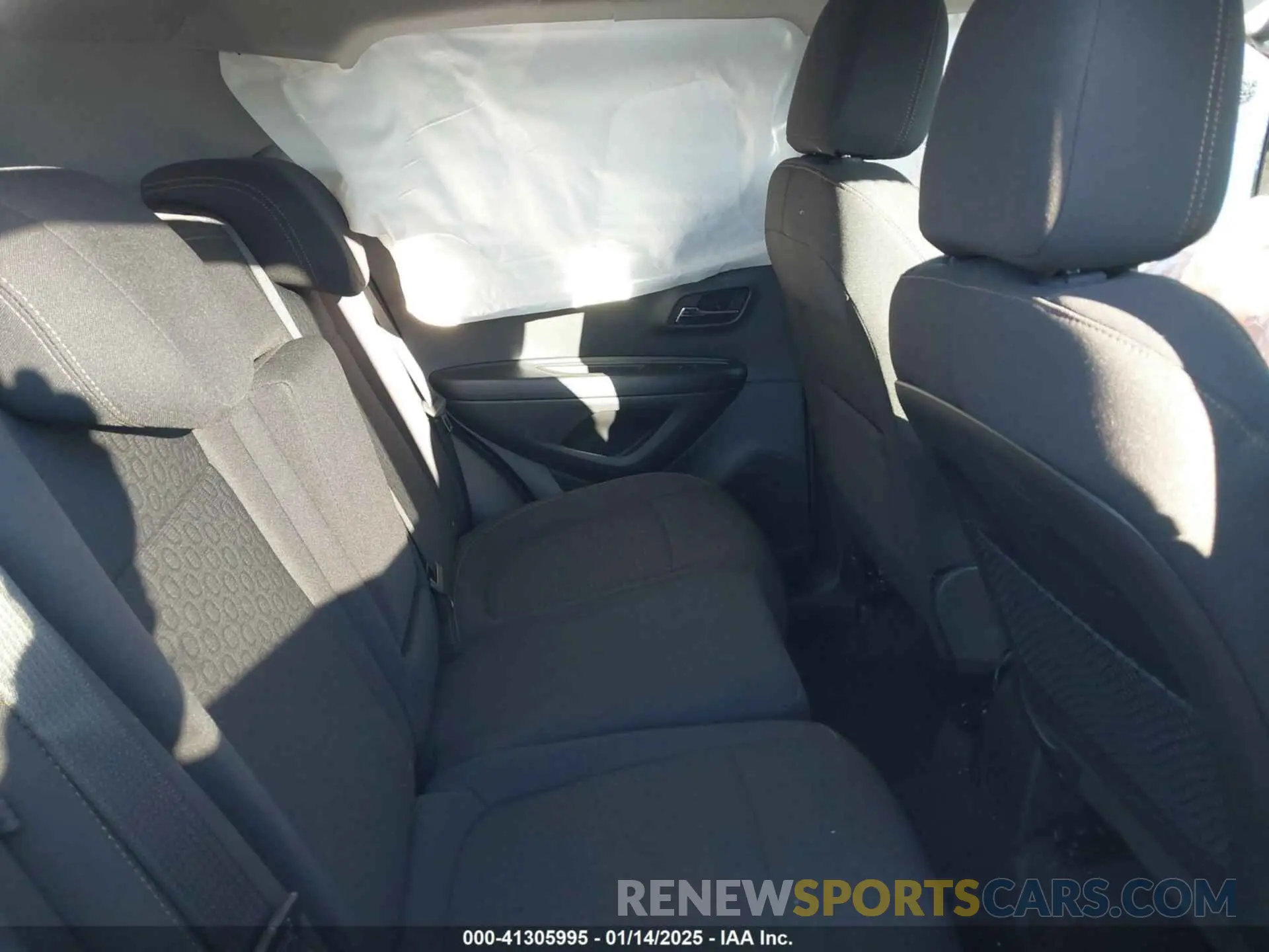 8 Photograph of a damaged car KL7CJNSM9MB373679 CHEVROLET TRAX 2021