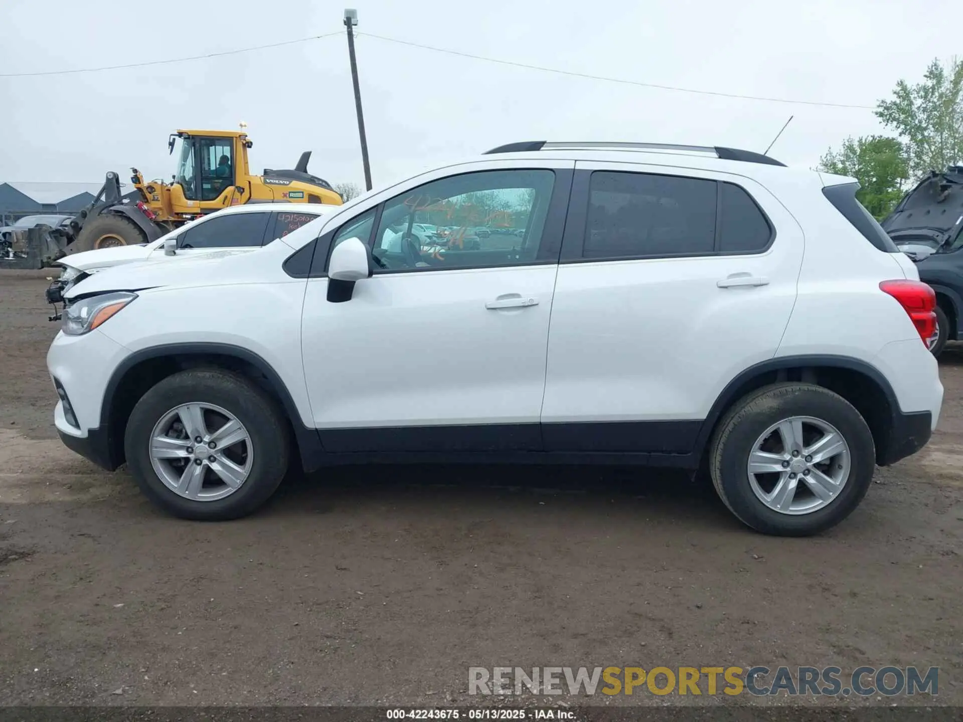 14 Photograph of a damaged car KL7CJPSB2MB358581 CHEVROLET TRAX 2021