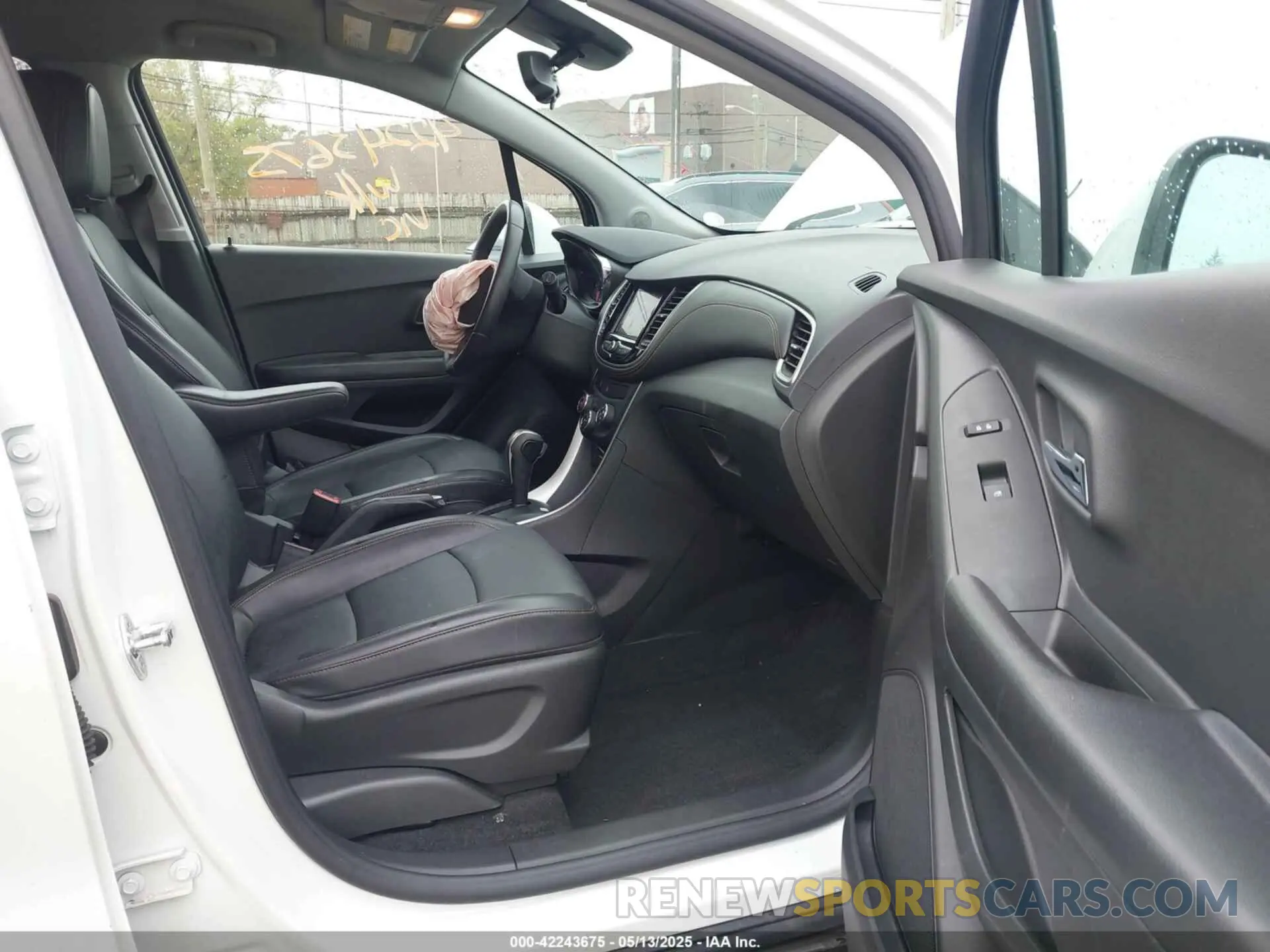 5 Photograph of a damaged car KL7CJPSB2MB358581 CHEVROLET TRAX 2021