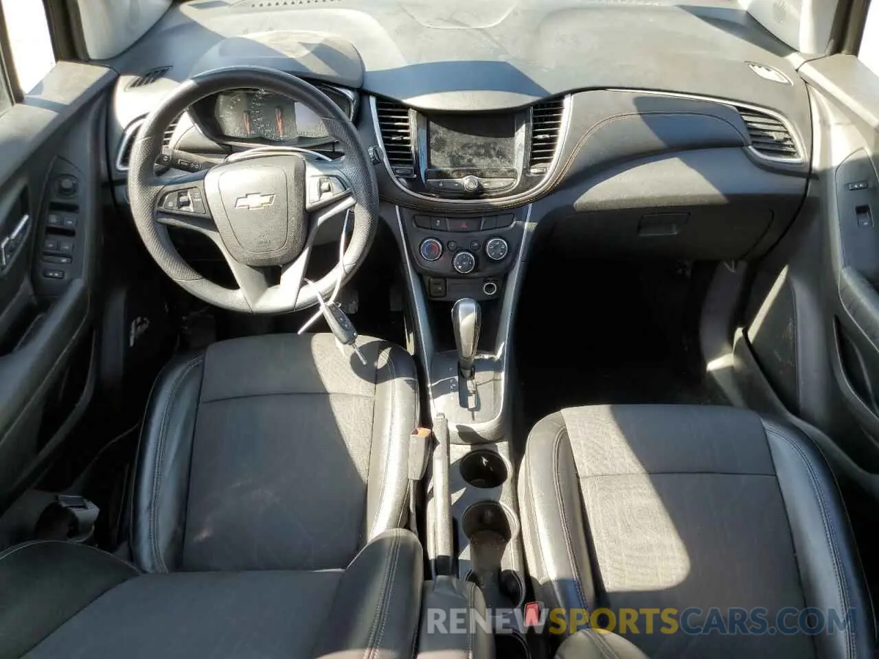 8 Фотография поврежденного автомобиля KL7CJPSB3MB321717 CHEVROLET TRAX 2021