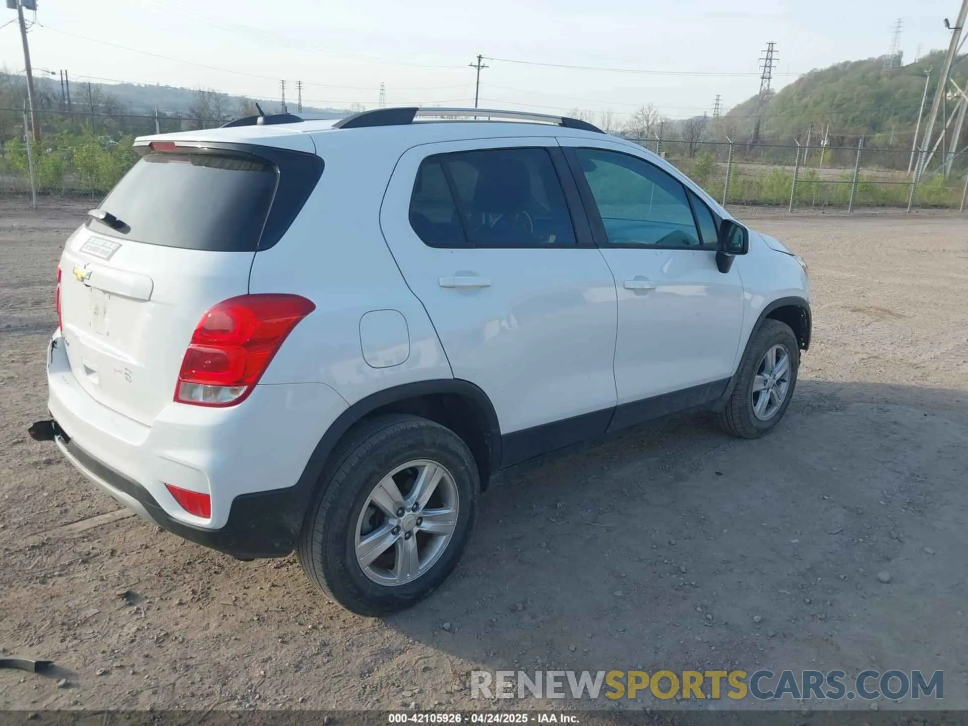 4 Фотография поврежденного автомобиля KL7CJPSB4MB306546 CHEVROLET TRAX 2021