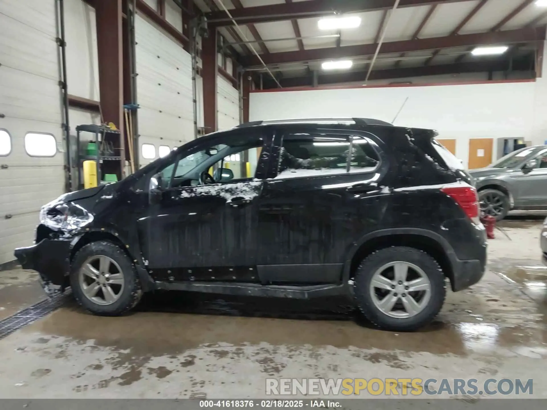 14 Photograph of a damaged car KL7CJPSB5MB353097 CHEVROLET TRAX 2021