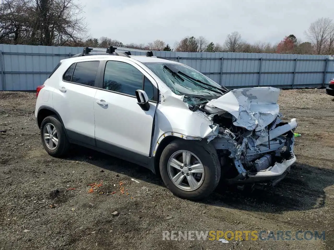 4 Фотография поврежденного автомобиля KL7CJPSB9MB326050 CHEVROLET TRAX 2021