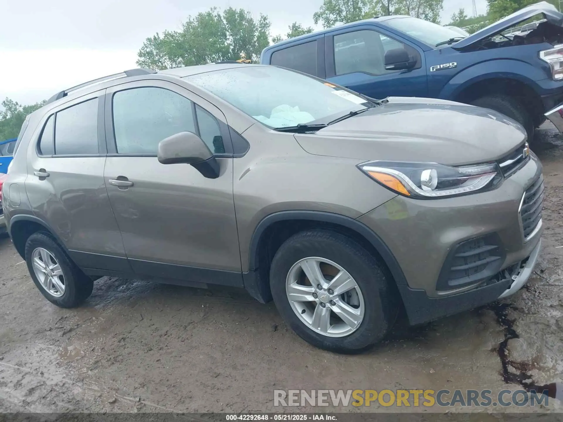 14 Photograph of a damaged car KL7CJPSBXMB311623 CHEVROLET TRAX 2021
