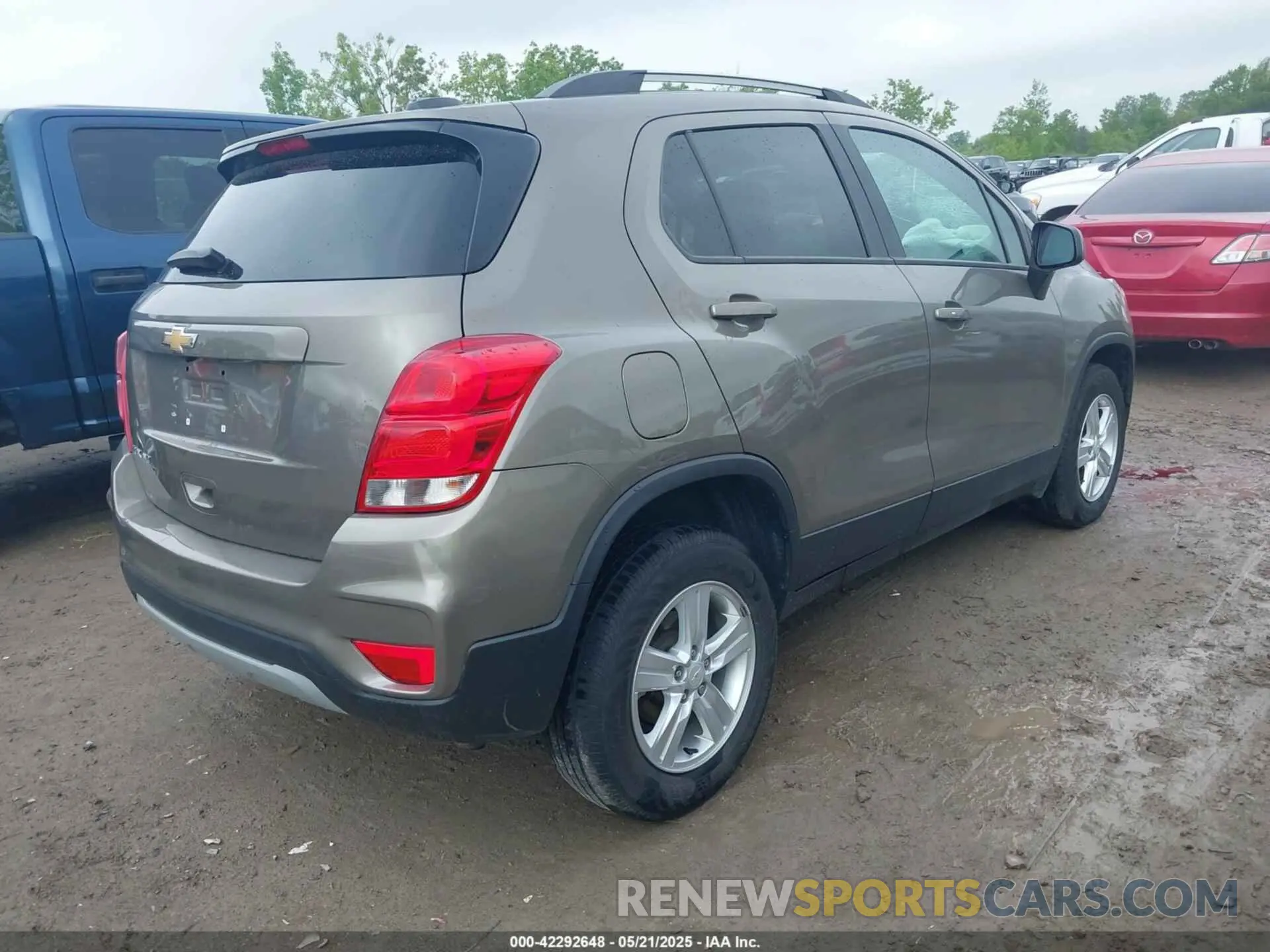 4 Photograph of a damaged car KL7CJPSBXMB311623 CHEVROLET TRAX 2021