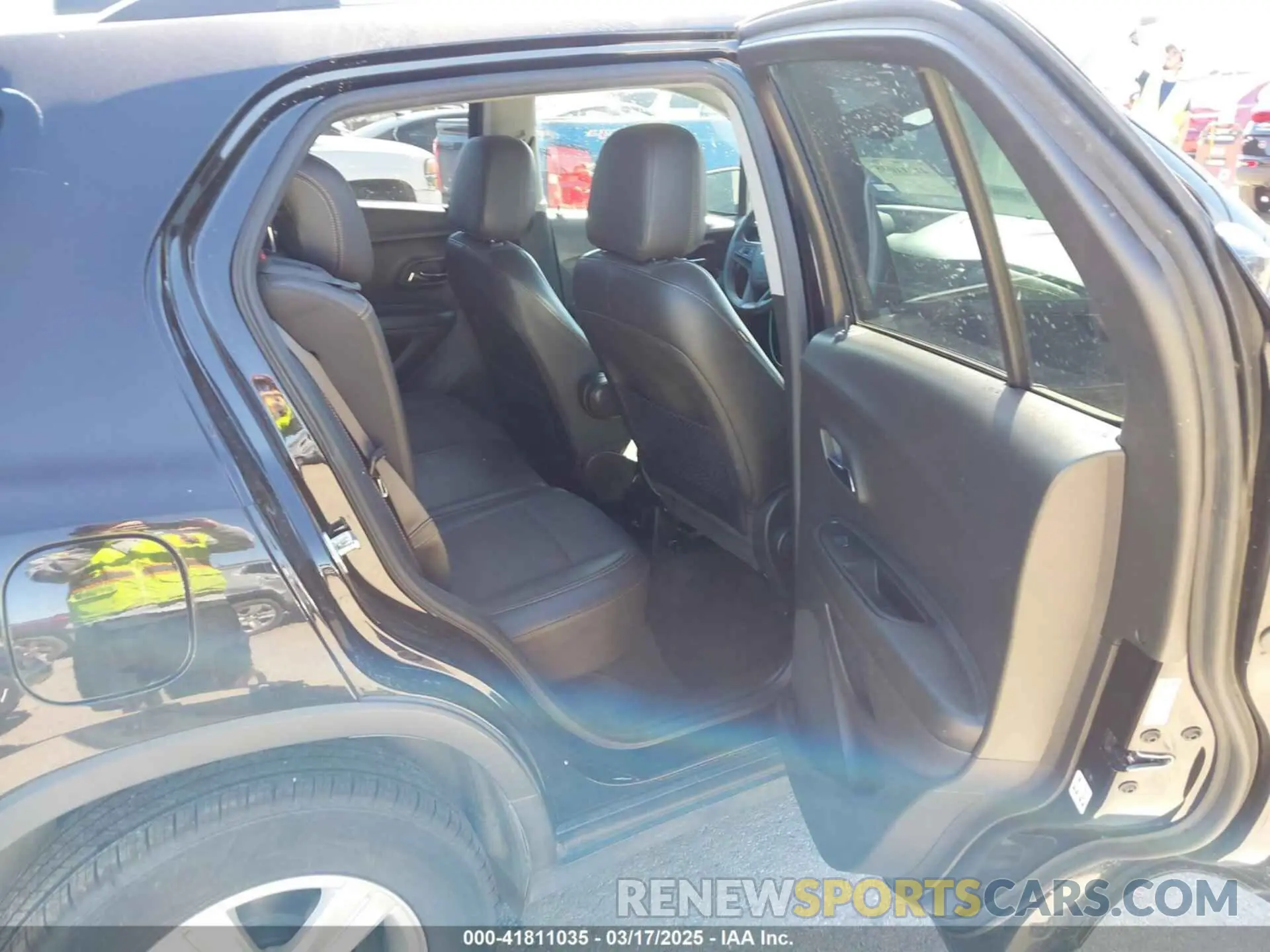 8 Photograph of a damaged car KL7CJPSM0MB363232 CHEVROLET TRAX 2021