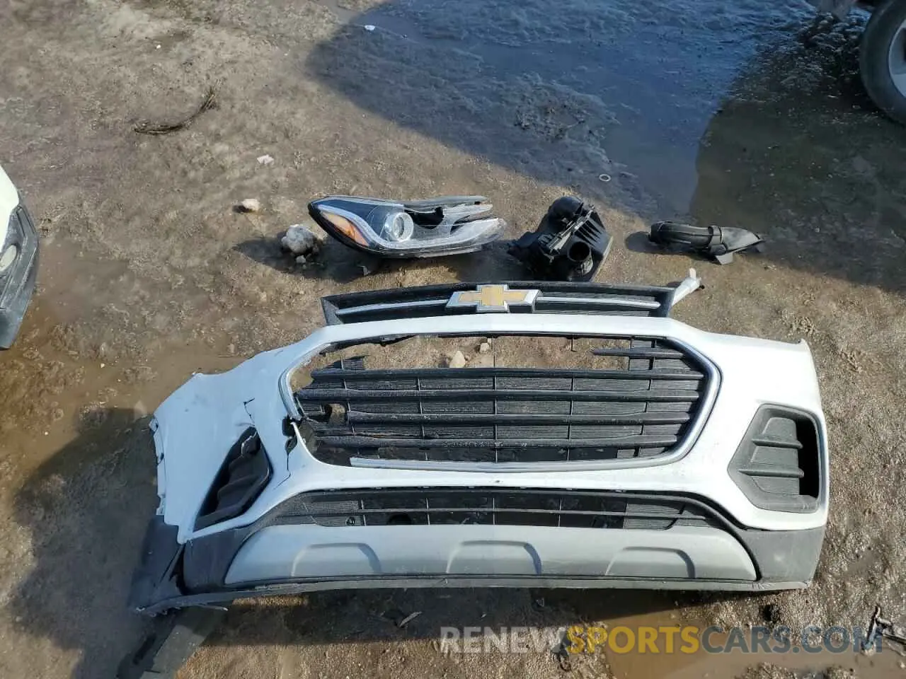 13 Photograph of a damaged car KL7CJPSM0MB369077 CHEVROLET TRAX 2021