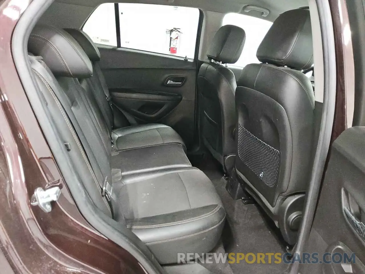 11 Photograph of a damaged car KL7CJPSM2MB373373 CHEVROLET TRAX 2021