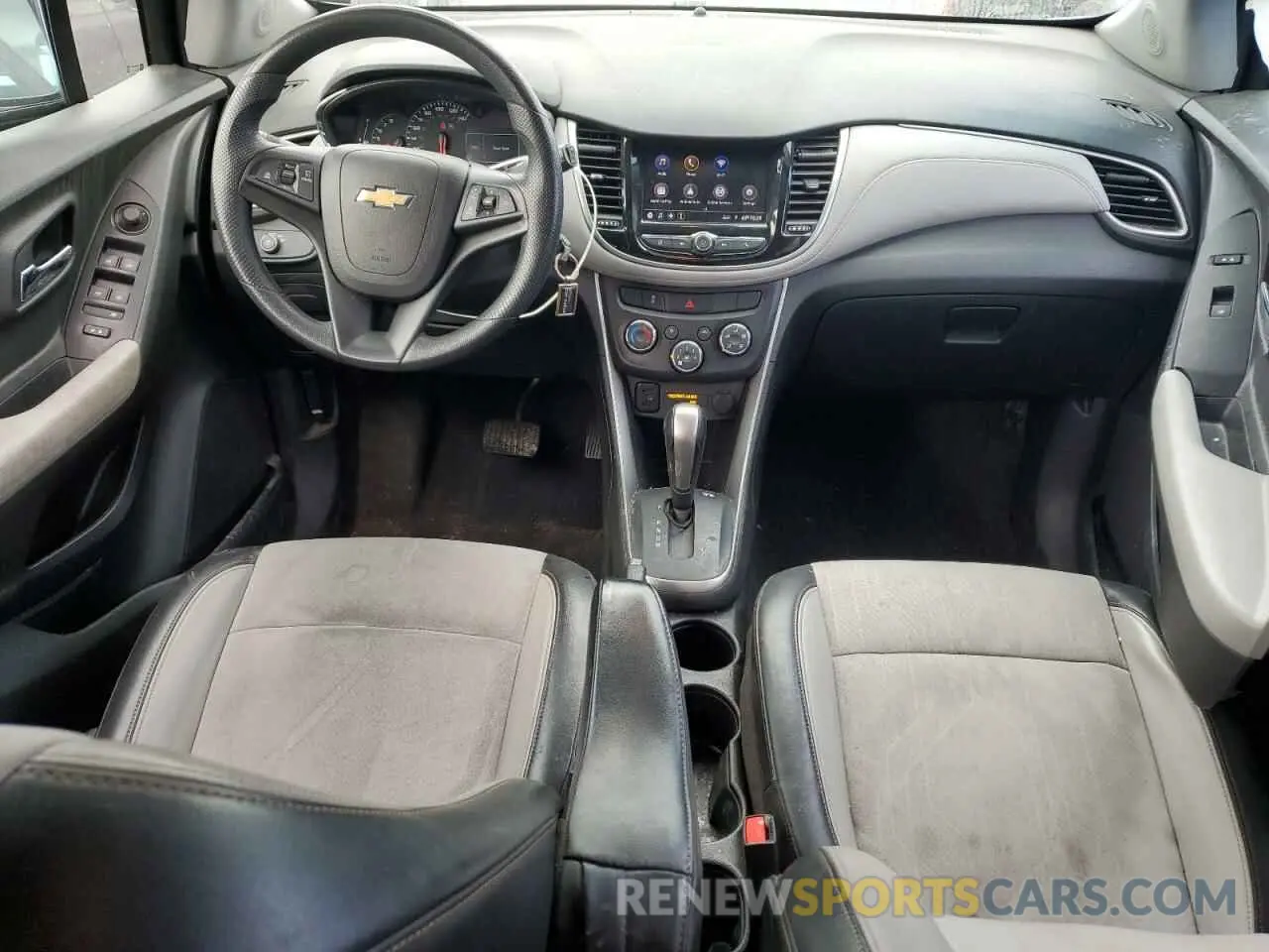 8 Photograph of a damaged car KL7CJPSM3MB375018 CHEVROLET TRAX 2021