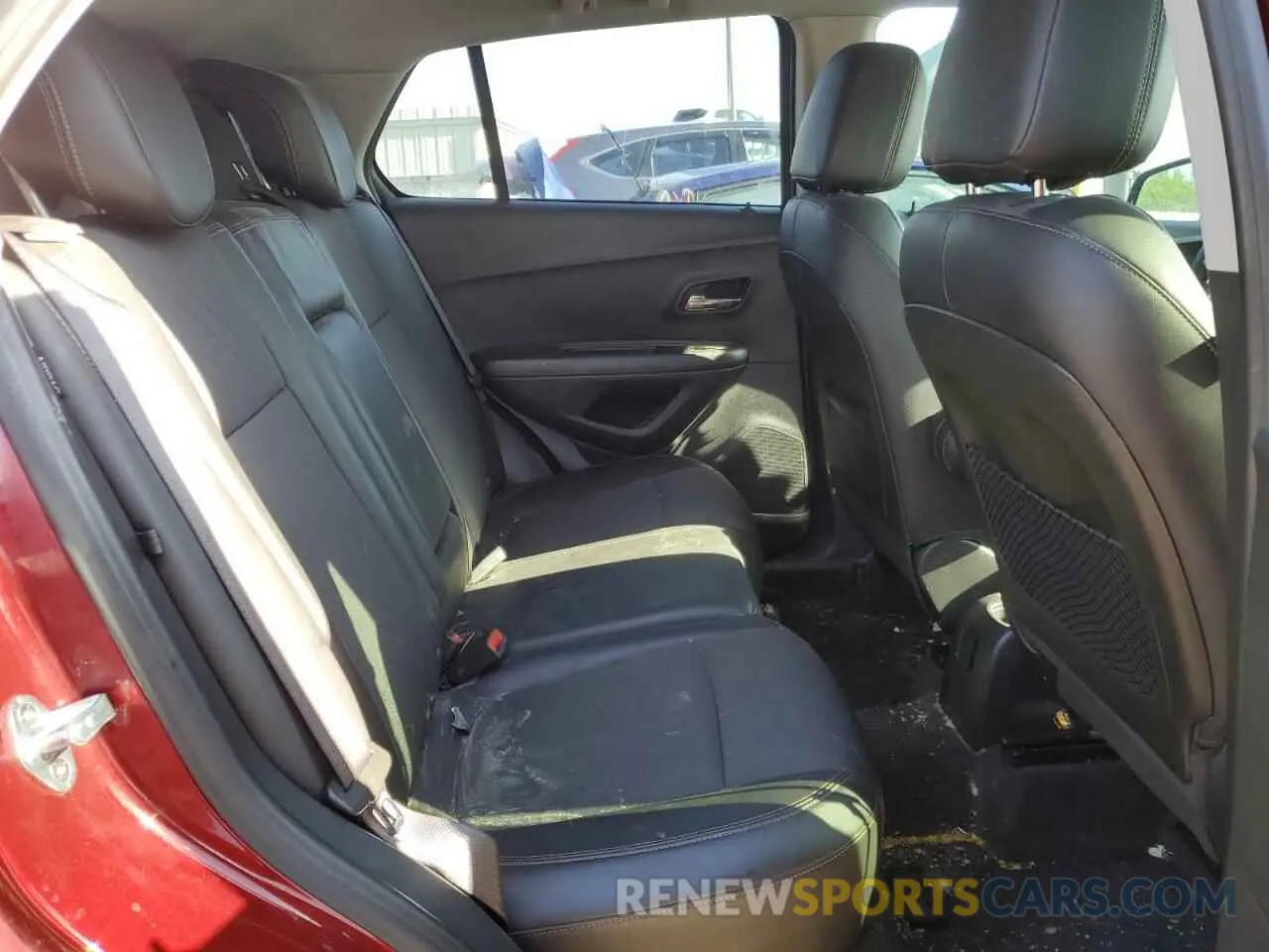 11 Photograph of a damaged car KL7CJPSM4MB369339 CHEVROLET TRAX 2021