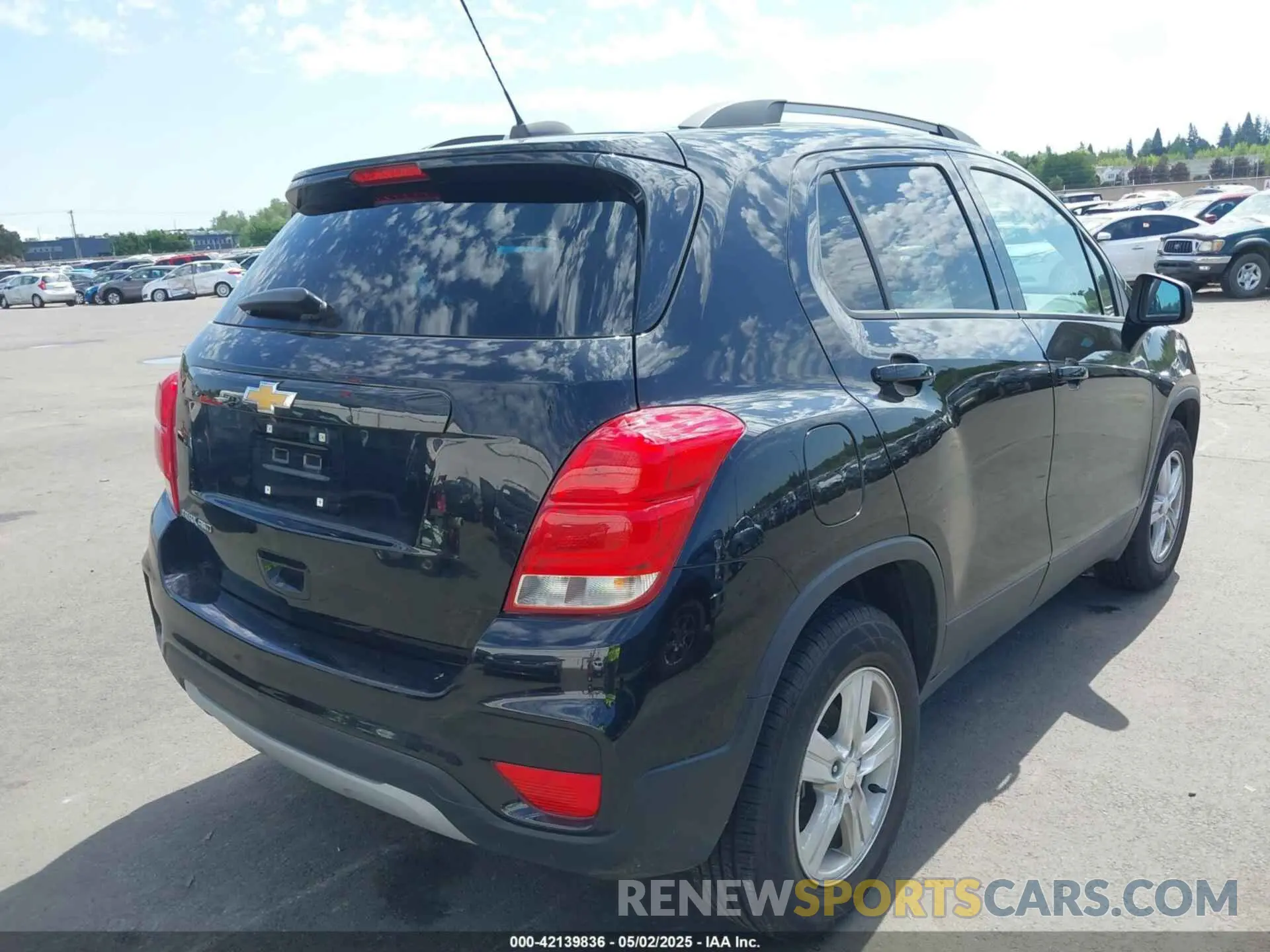 4 Photograph of a damaged car KL7CJPSM5MB365722 CHEVROLET TRAX 2021