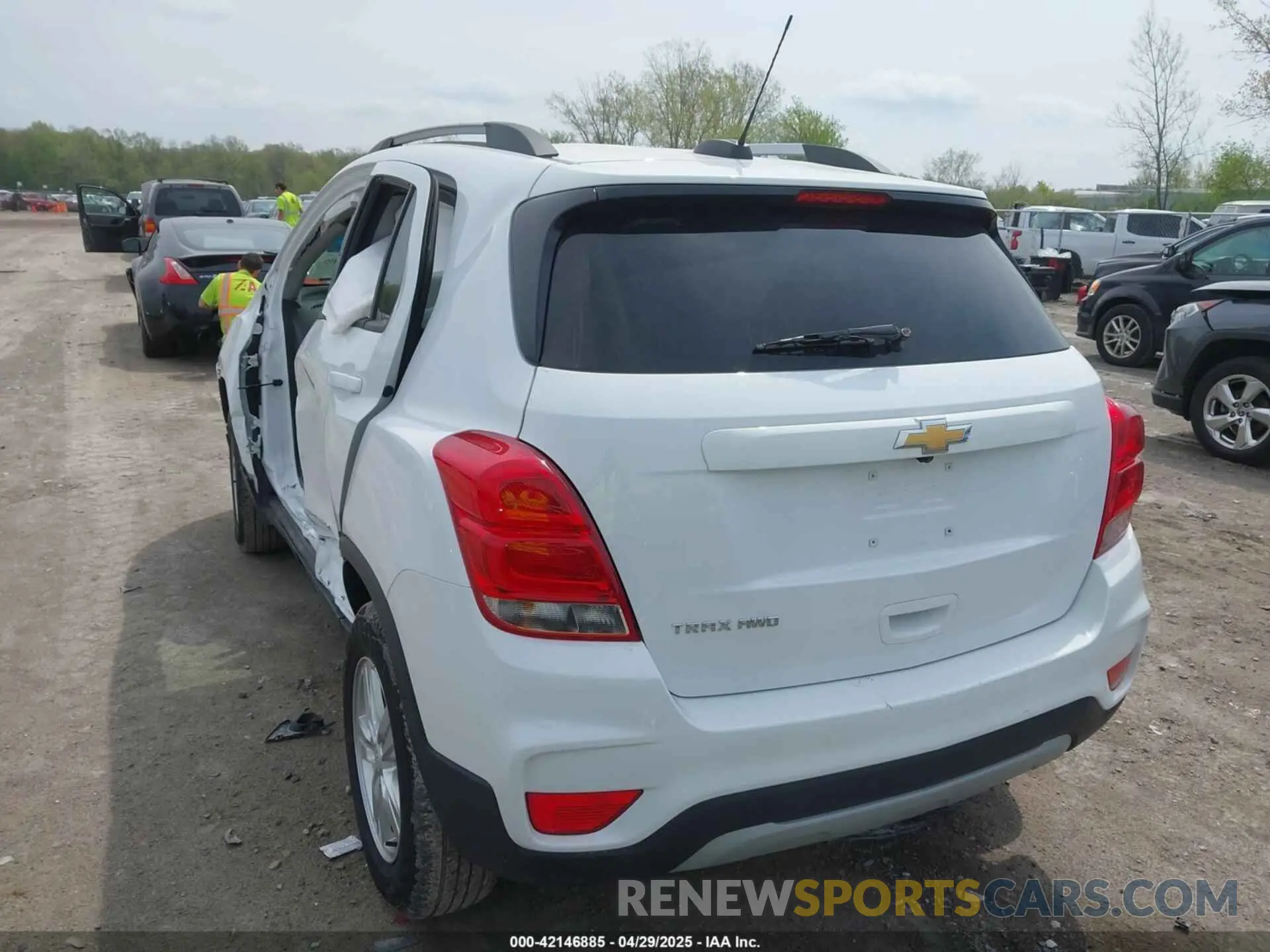 3 Photograph of a damaged car KL7CJPSM5MB369530 CHEVROLET TRAX 2021