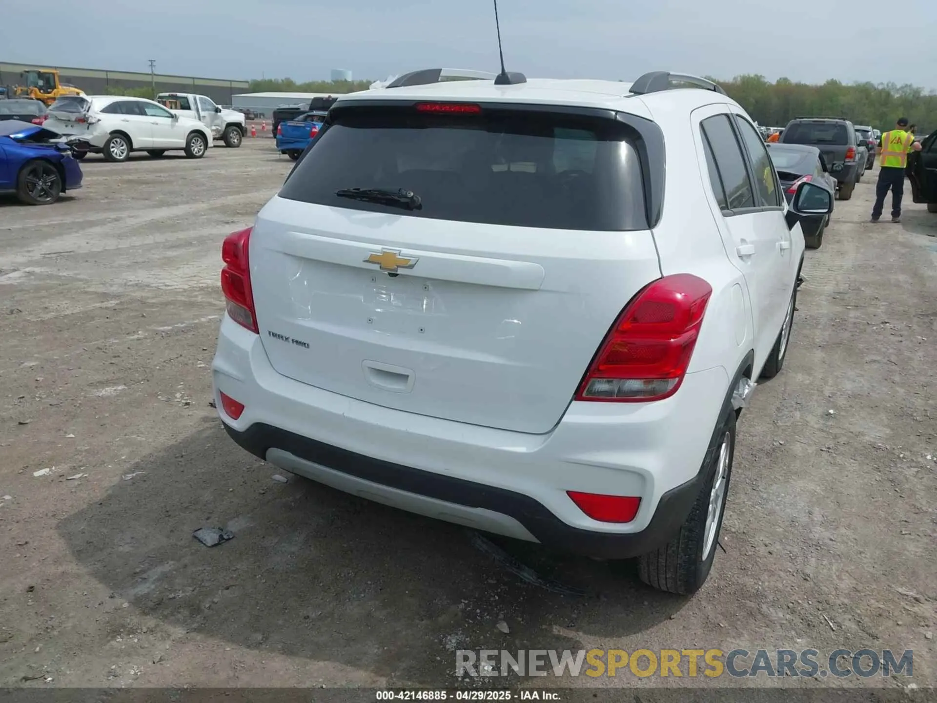 4 Photograph of a damaged car KL7CJPSM5MB369530 CHEVROLET TRAX 2021