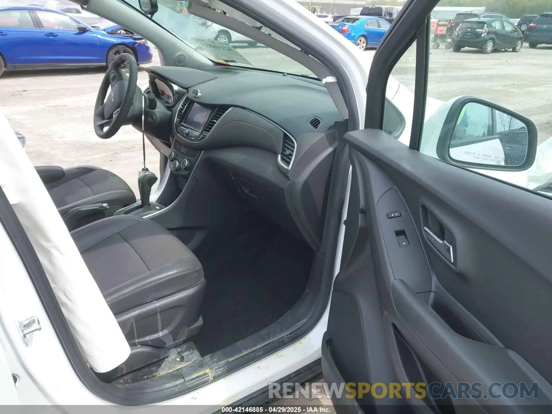 5 Photograph of a damaged car KL7CJPSM5MB369530 CHEVROLET TRAX 2021