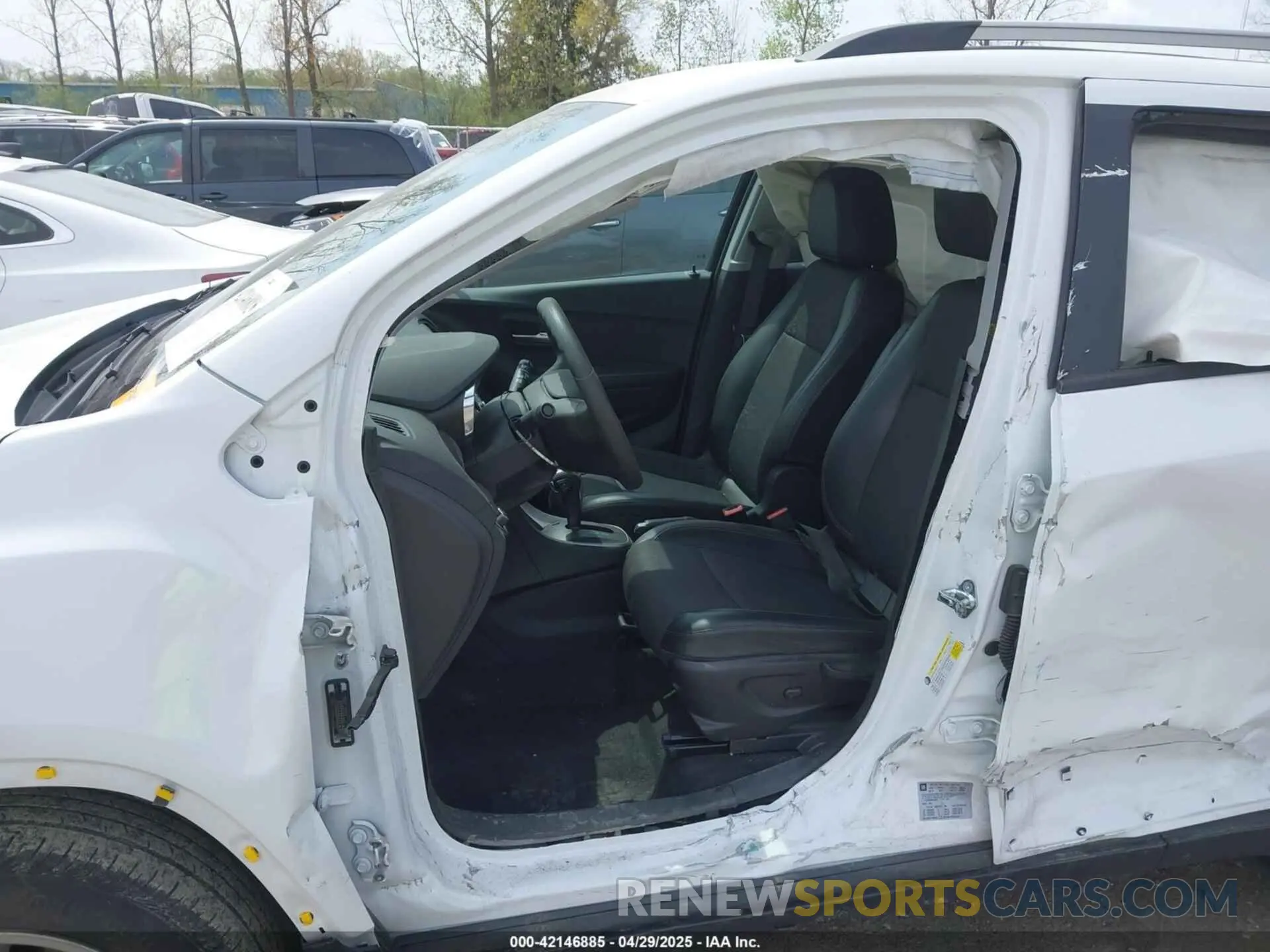 6 Photograph of a damaged car KL7CJPSM5MB369530 CHEVROLET TRAX 2021