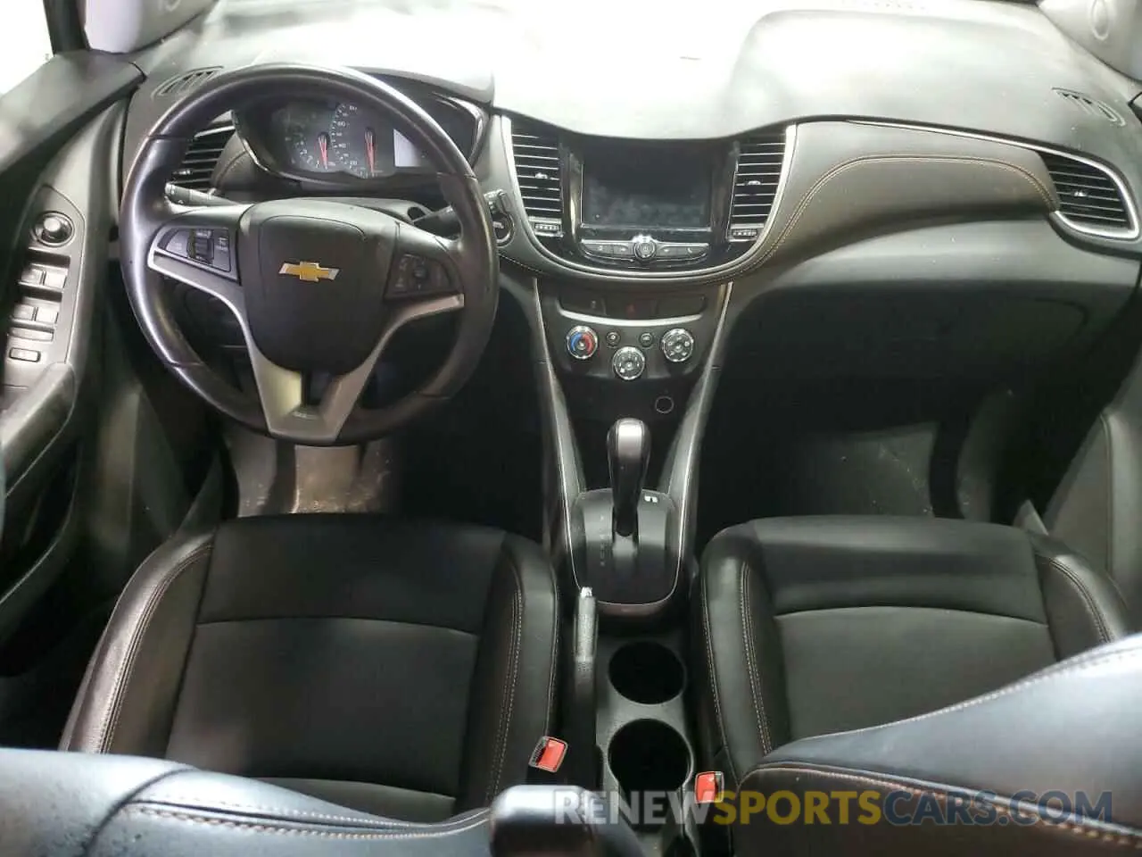 8 Photograph of a damaged car KL7CJPSM6MB369424 CHEVROLET TRAX 2021