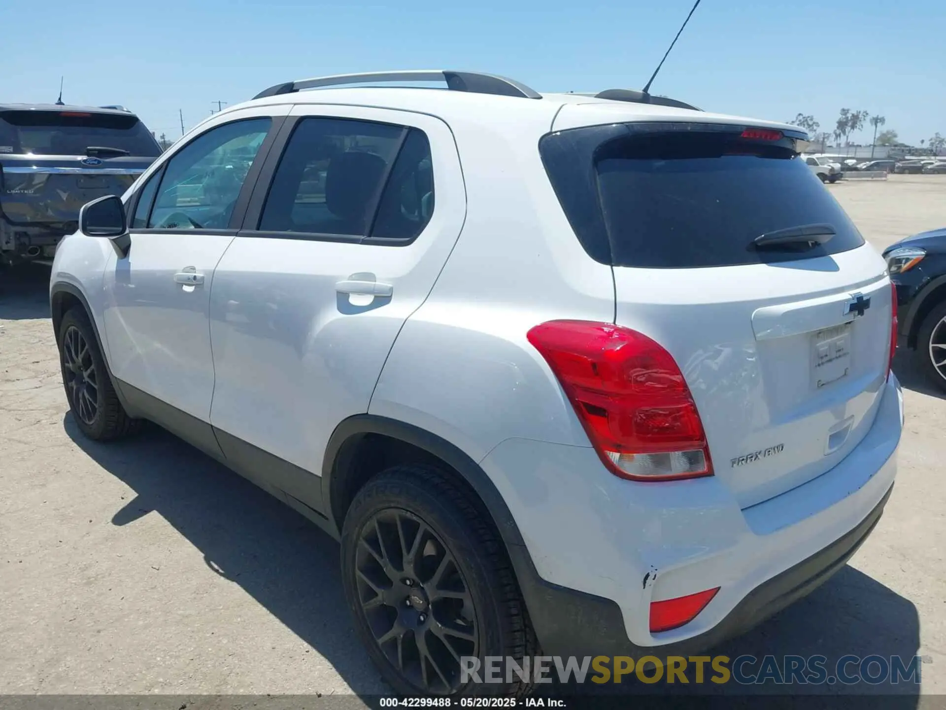 3 Photograph of a damaged car KL7CJPSM8MB361339 CHEVROLET TRAX 2021